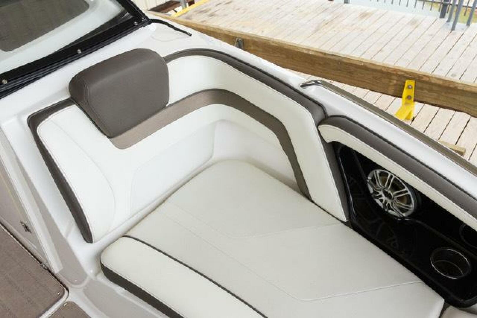 2016 Yamaha Boats 242 Limited S E-Series - Image 36