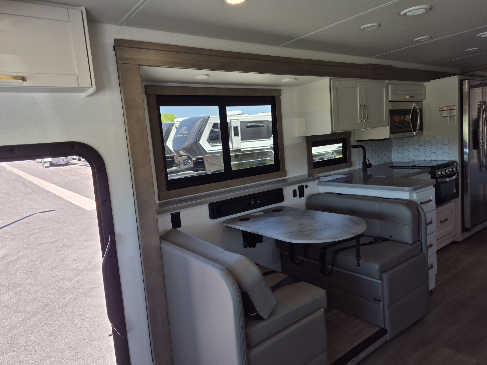 2027 Entegra Coach Vision XL 36C - Image 9