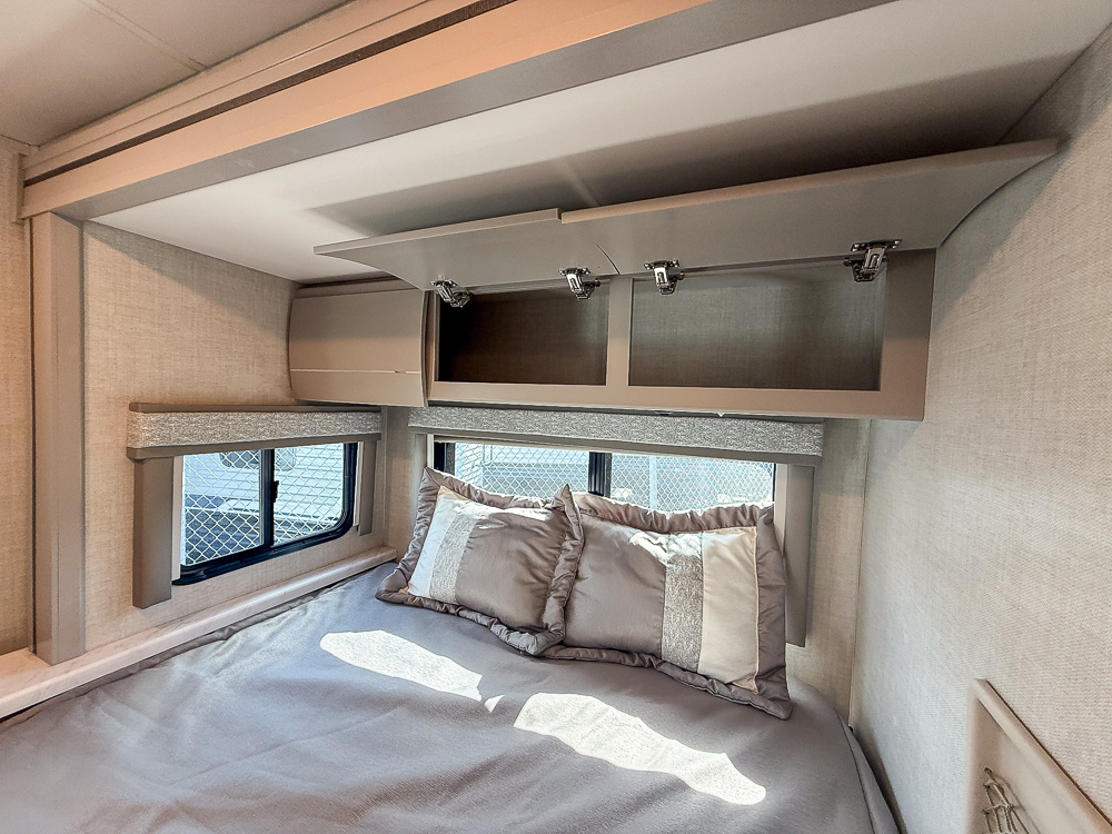 2025 THOR MOTORCOACH 24TT - Image 54