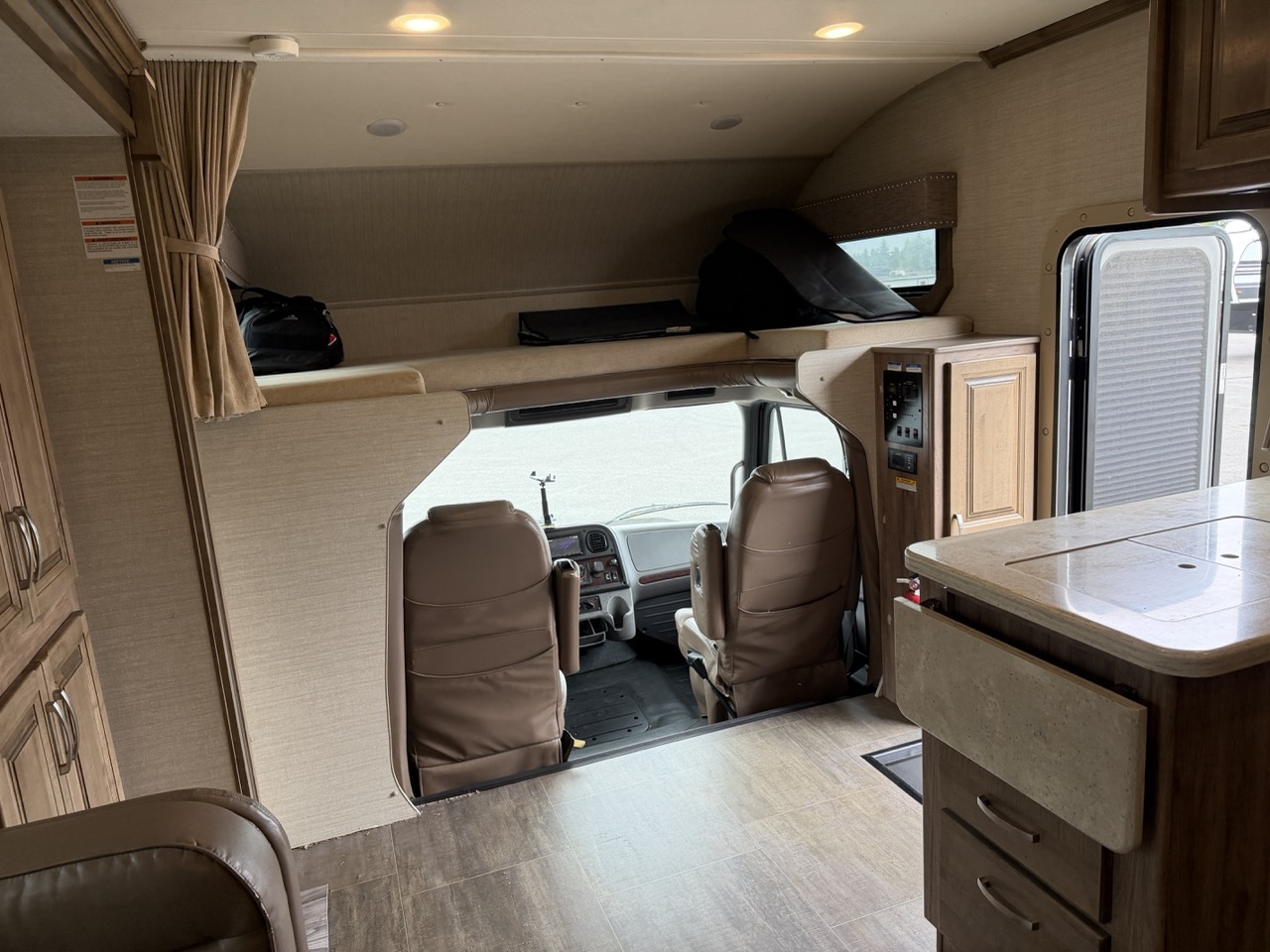 2019 Jayco Seneca 37K - Image 26