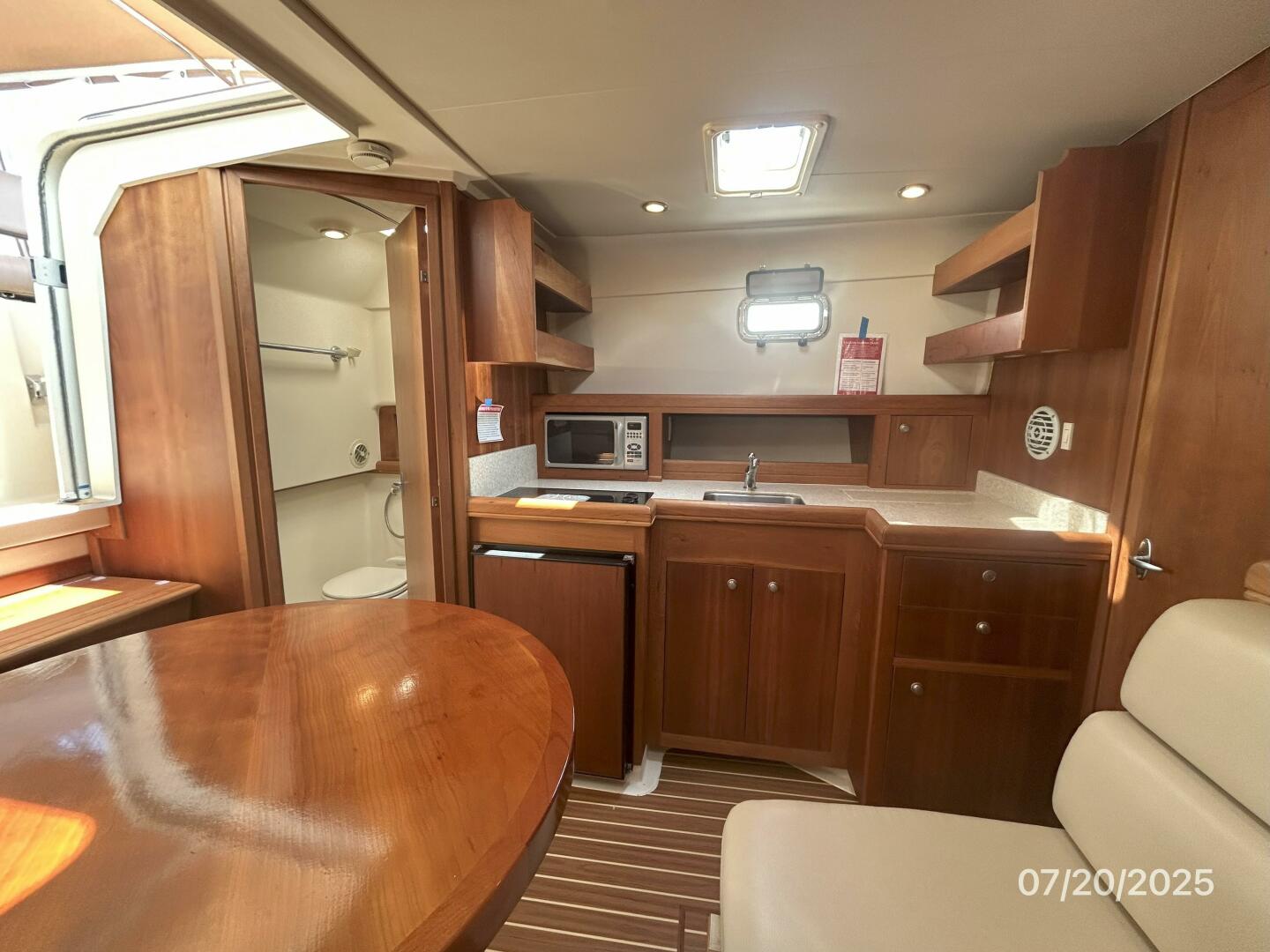 2006 Mainship Pilot 30 Base - Image 32