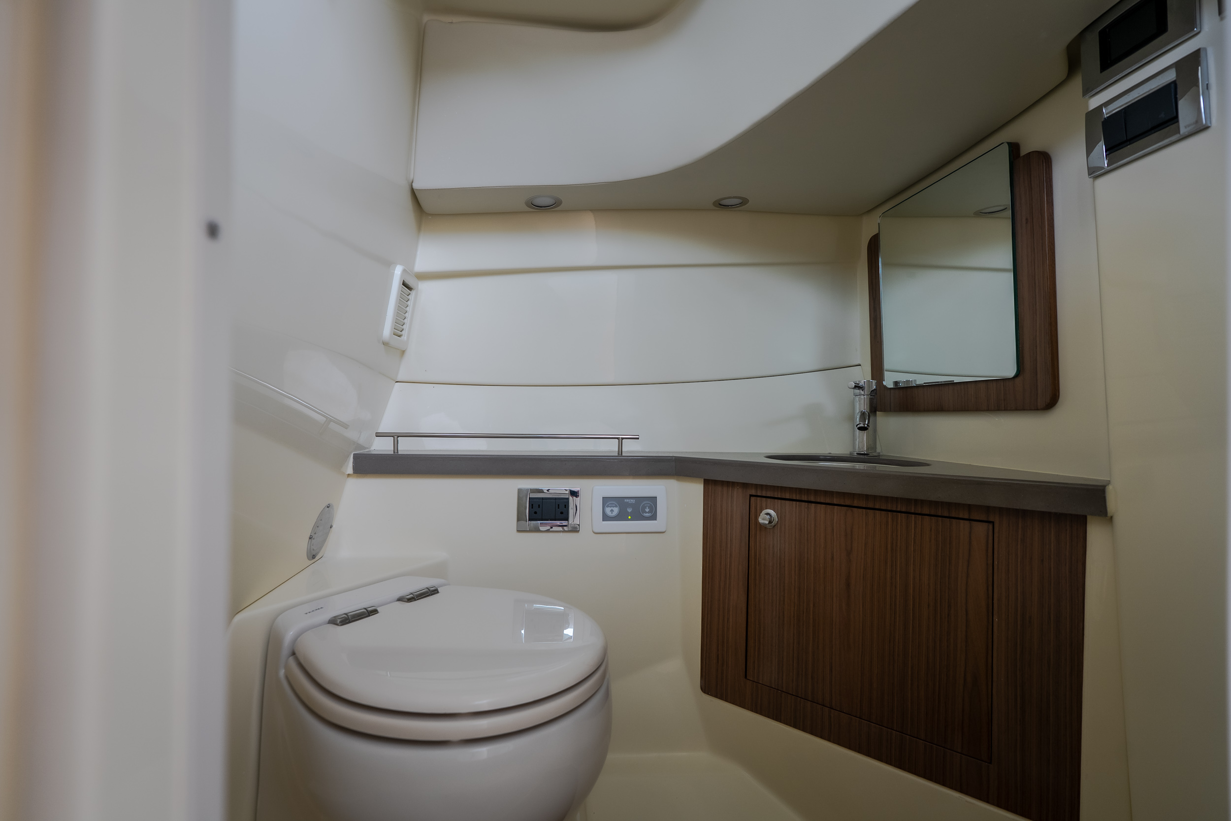 2024 Chris Craft Calypso 32 CT - Image 72