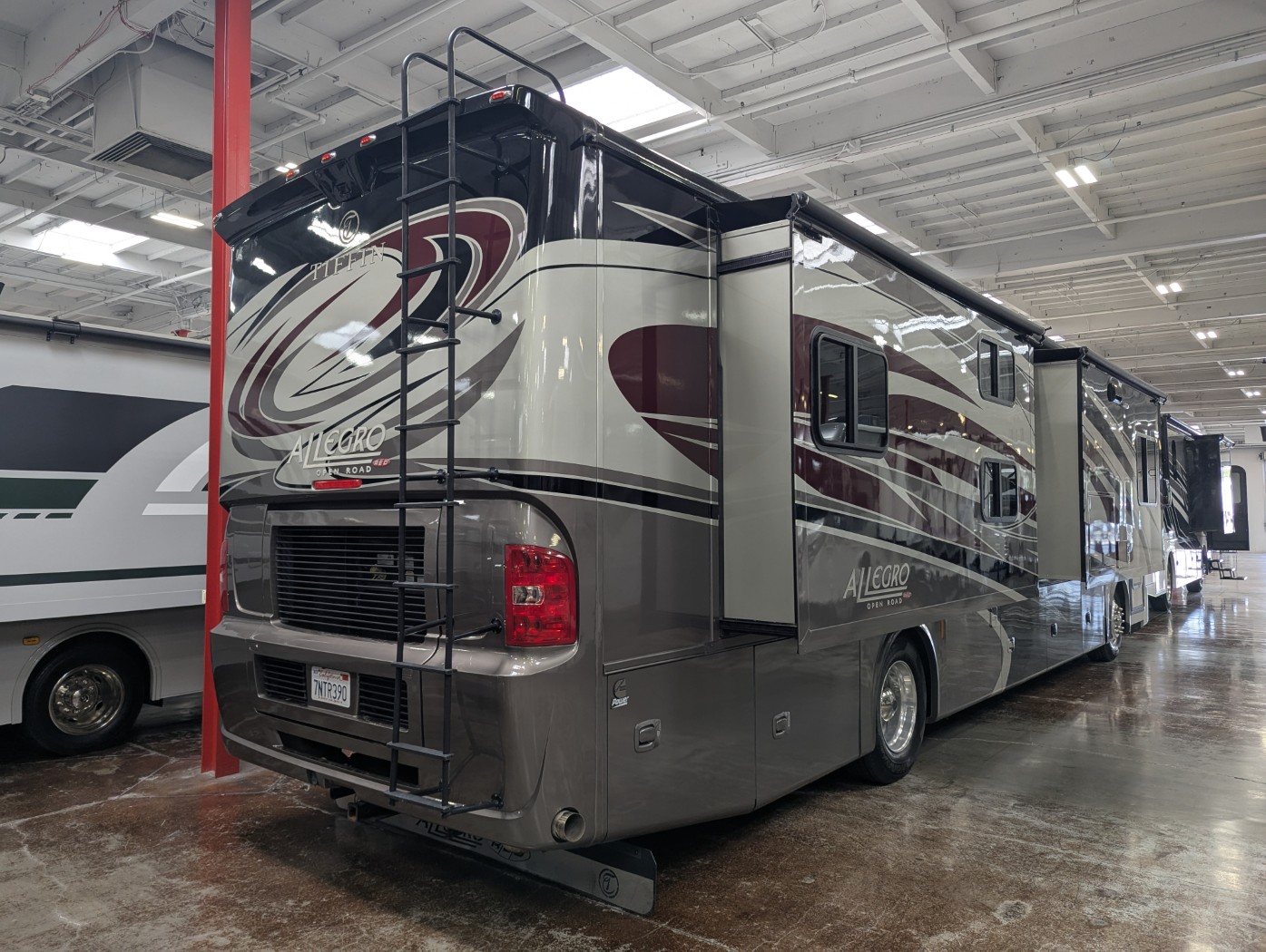 2016 Tiffin Allegro Red 38 QBA - Image 4
