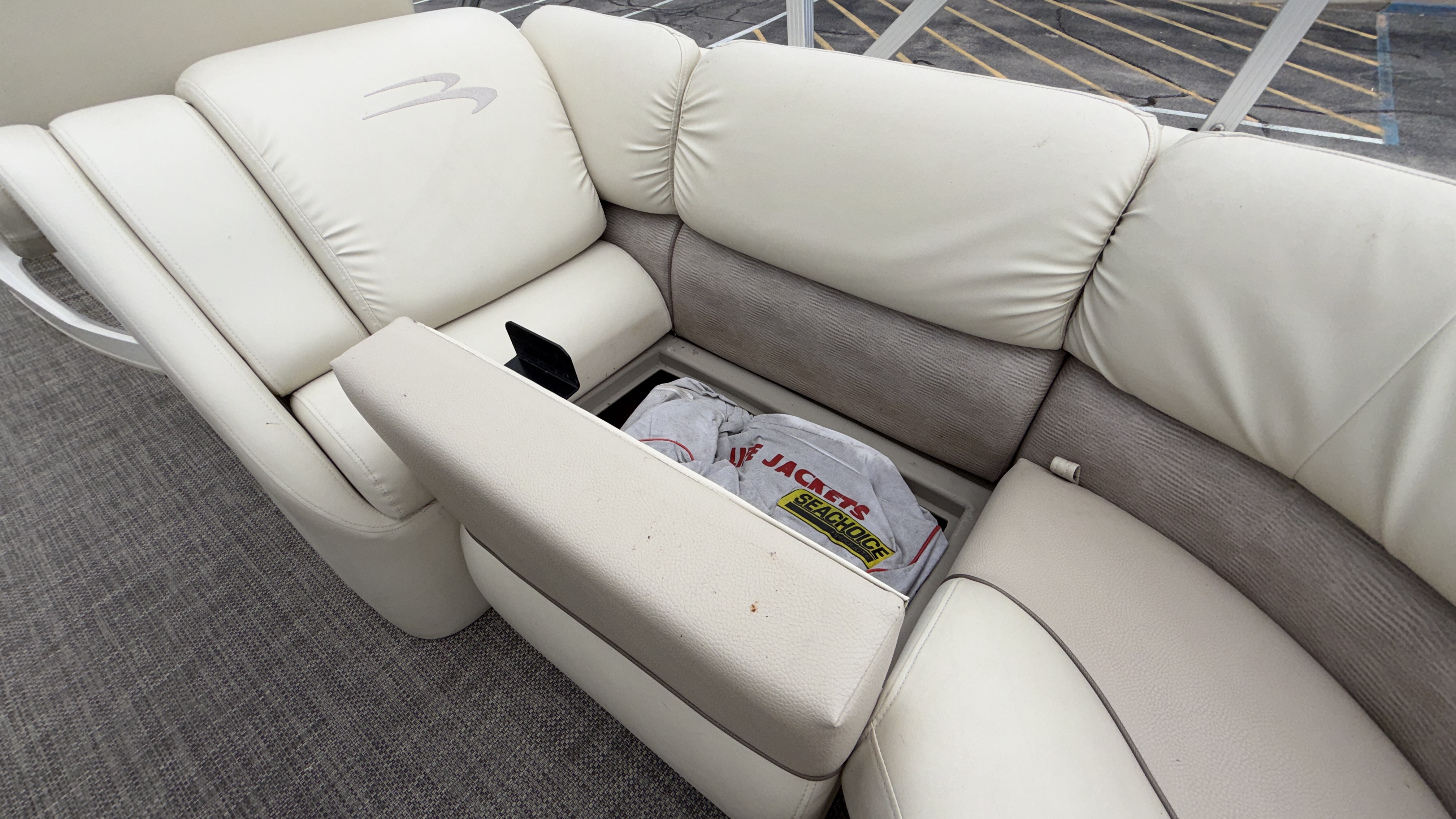 2015 Bennington 2550 RSR - Image 27