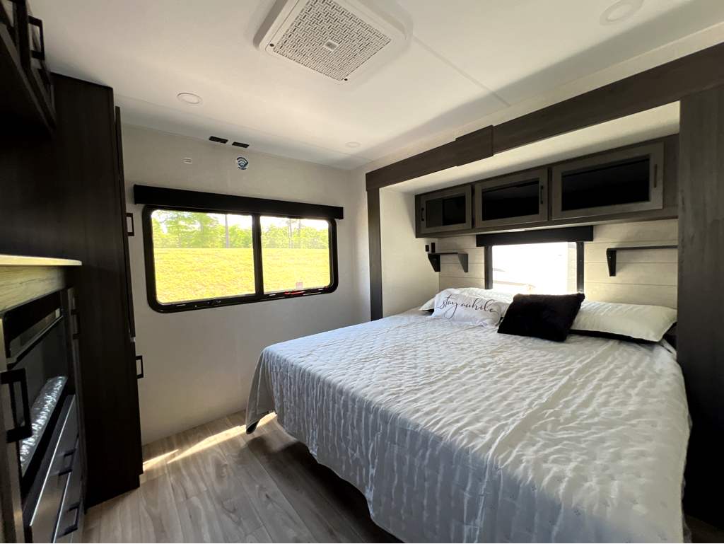 2026 VENTURE RV SPORTTREK 333VFK - Image 19