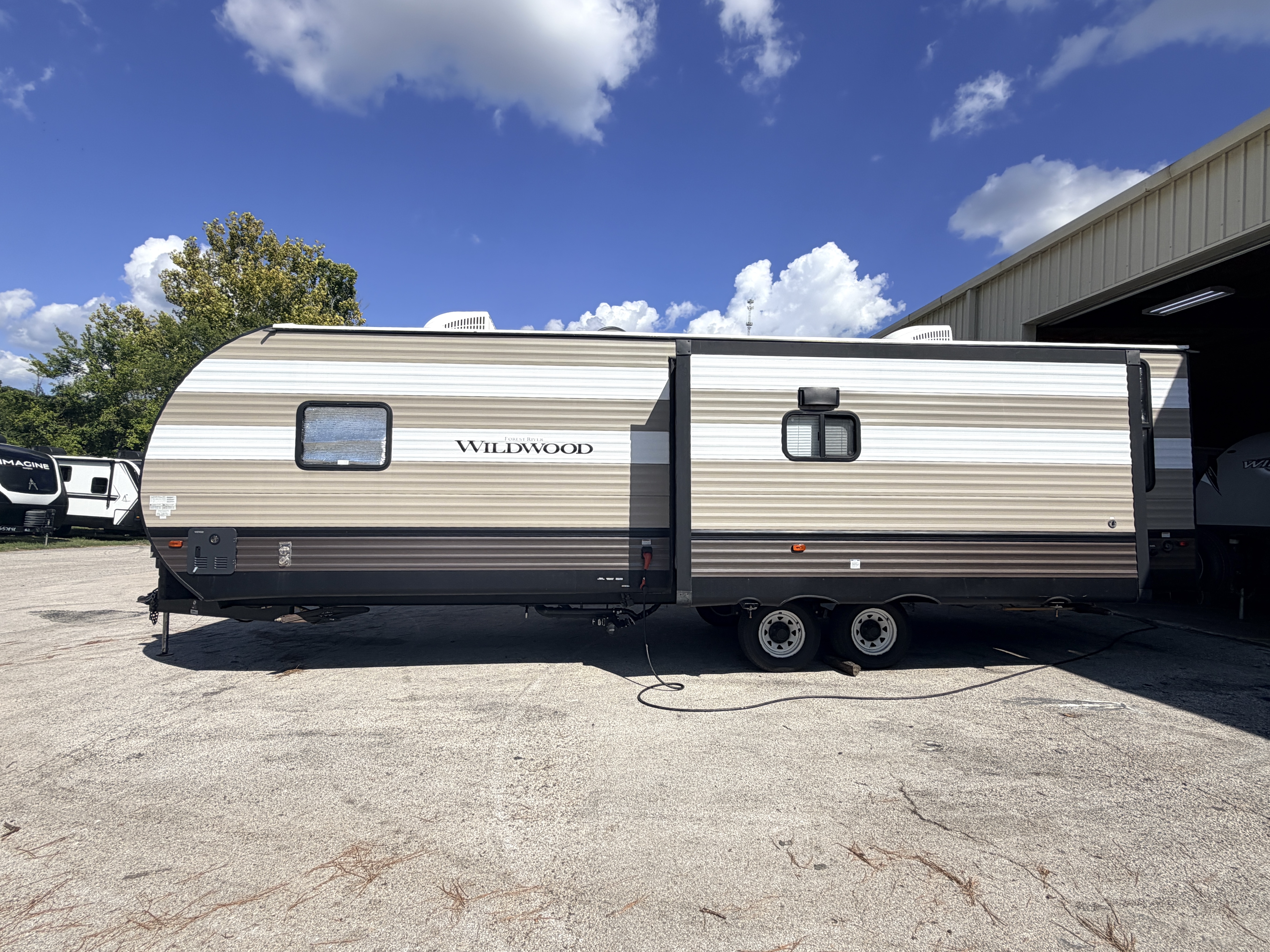 2019 Forest River Wildwood 27RE - Image 4
