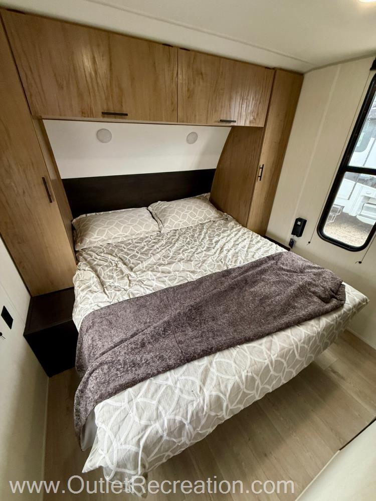 2025 CHEROKEE GREY WOLF 29TE - Image 26