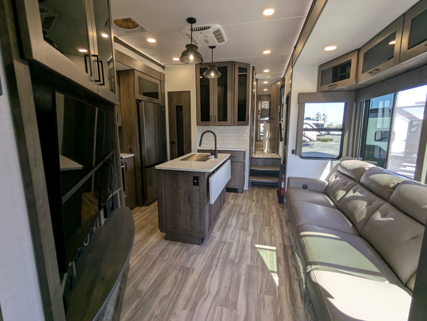 2023 Alliance RV Valor 36V11 - Image 40