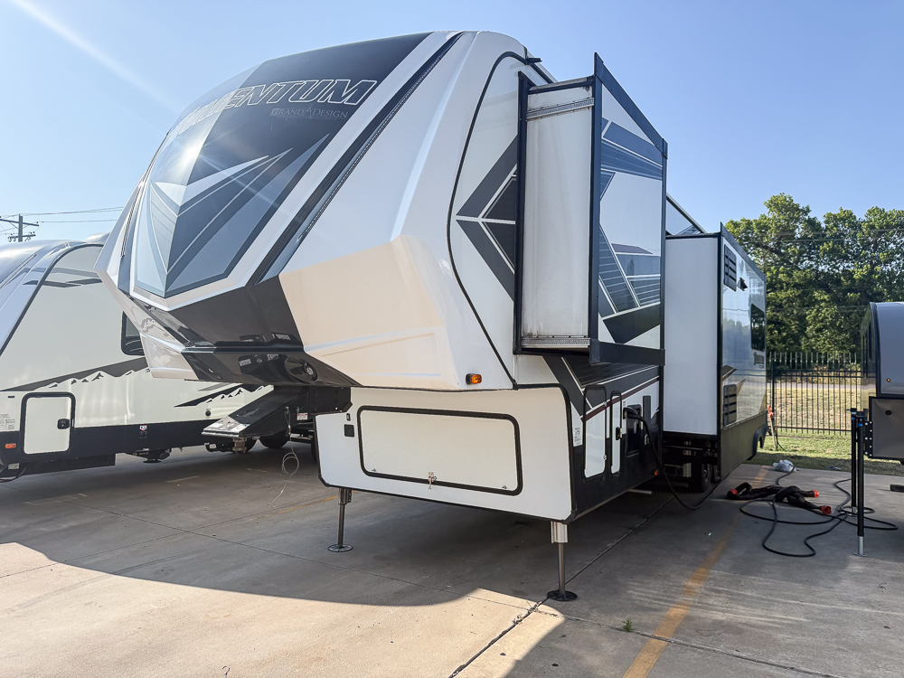 2020 GRAND DESIGN 395M - Image 2