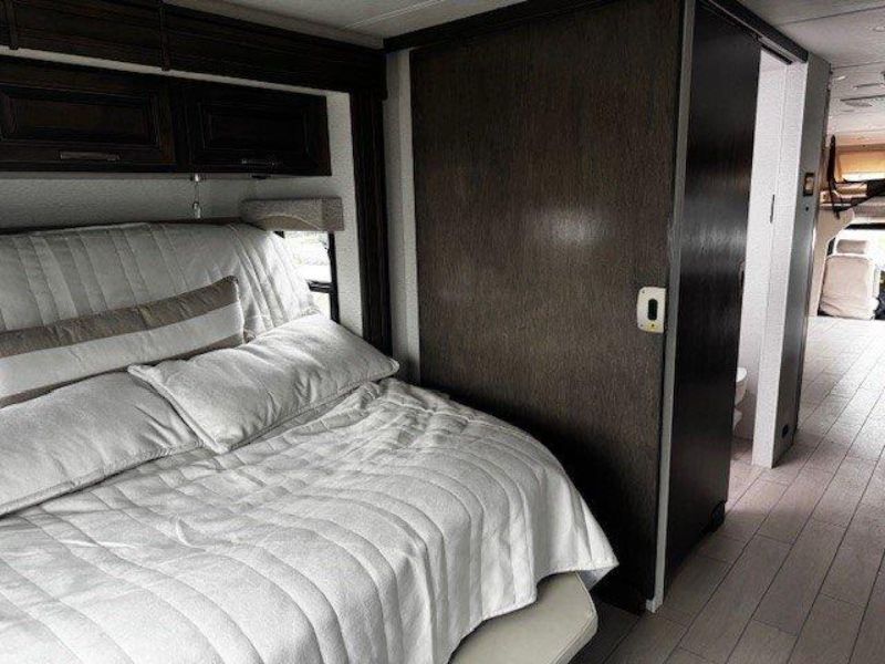 2026 Entegra Coach Accolade XL 37M - Image 28