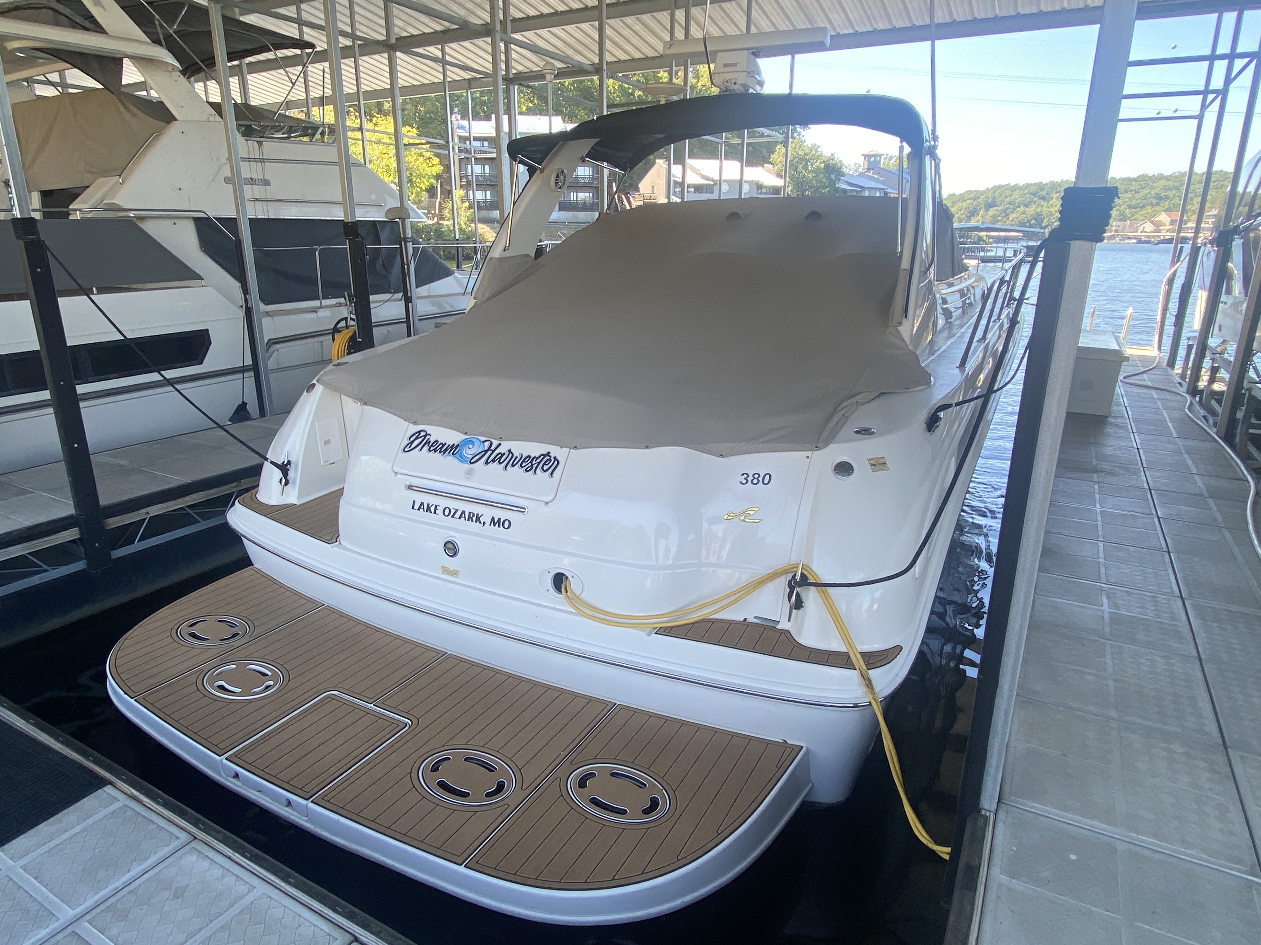 1999 Sea Ray 380 Sundancer - Image 32