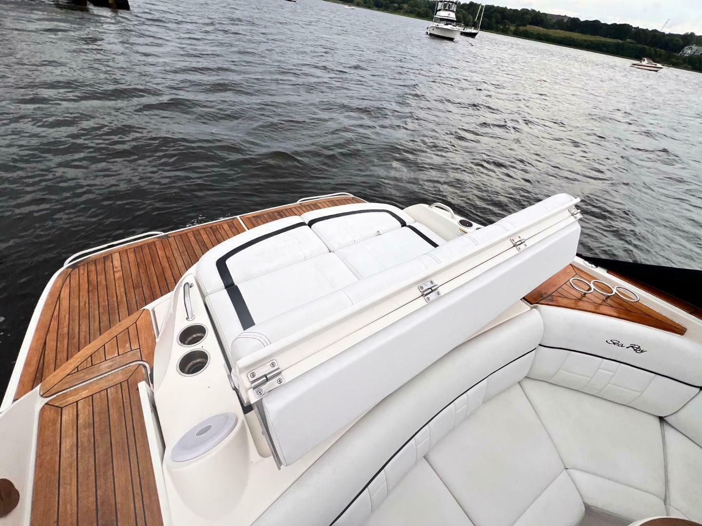 2014 Sea Ray SLX 350 - Image 4