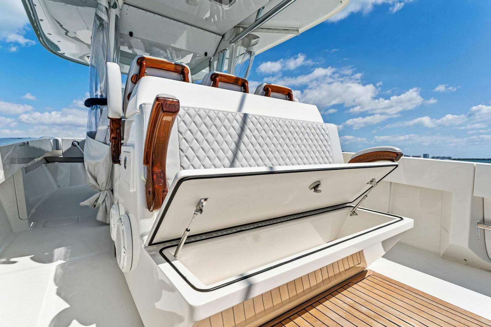 2015 Bahama 41 - Image 47