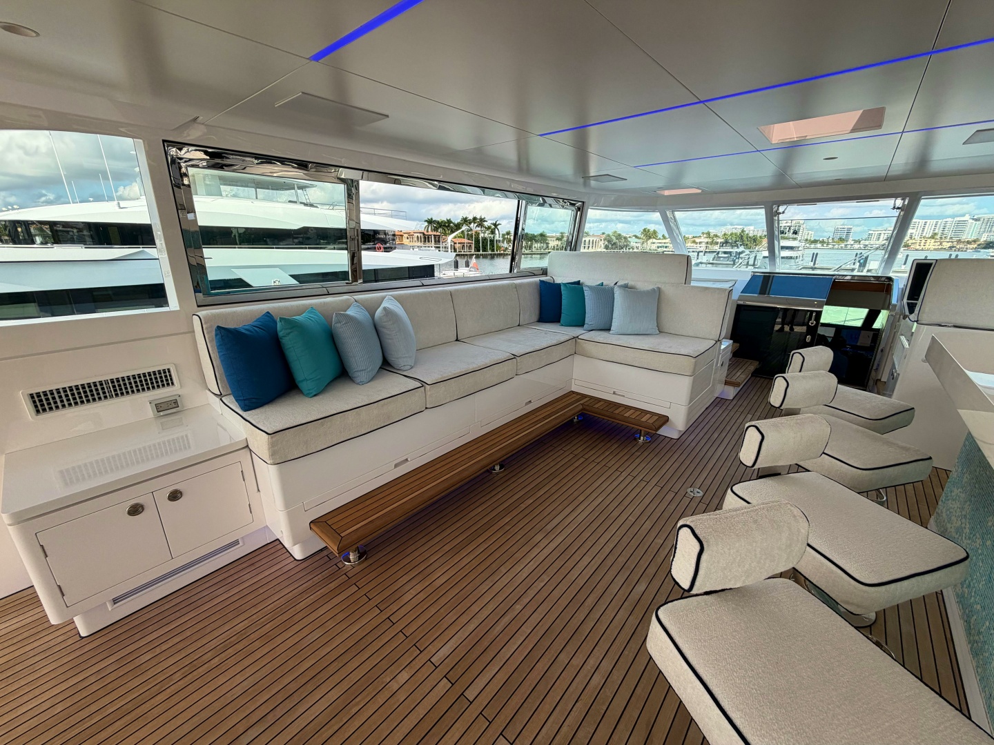 2025 Horizon Raised Pilothouse - Image 50