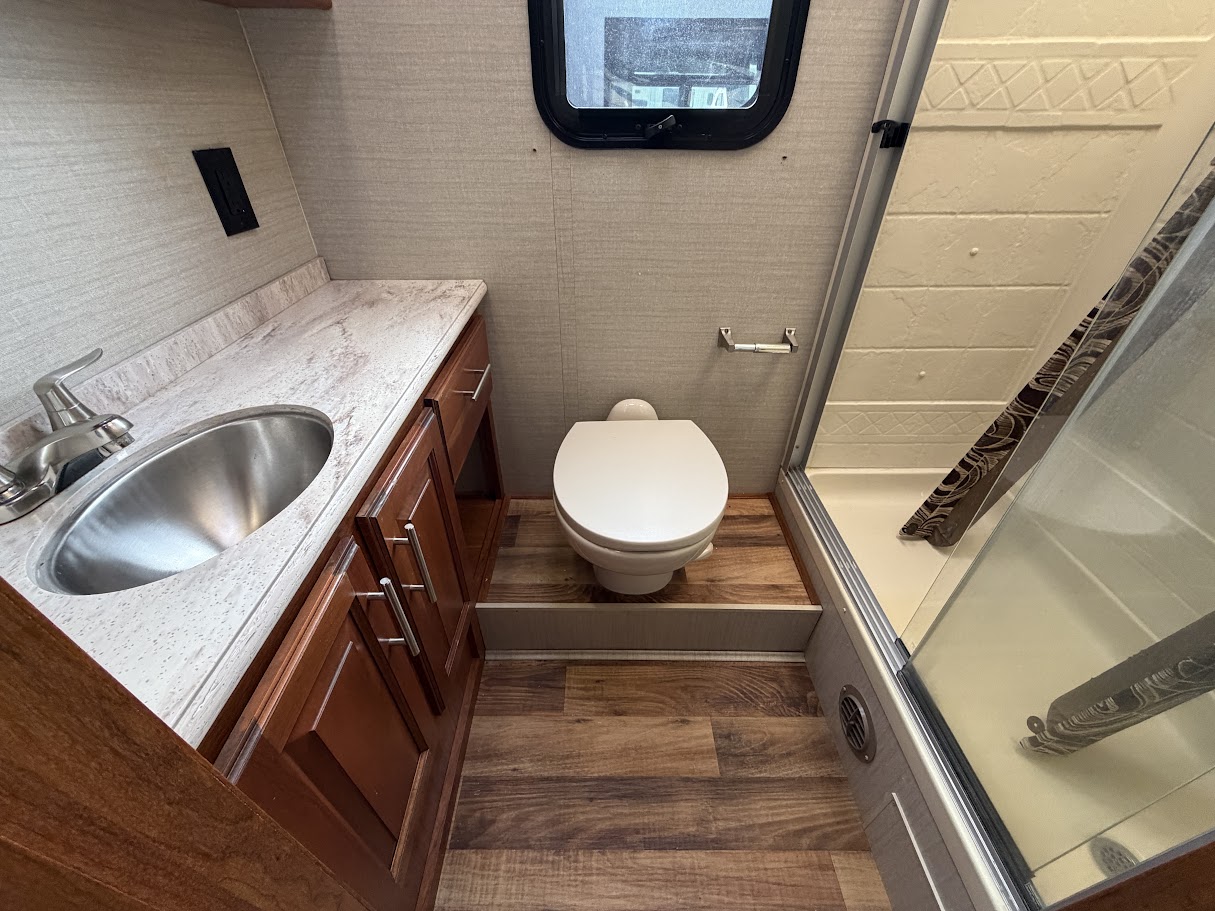 2017 JAYCO PRECEPT 35S - Image 23