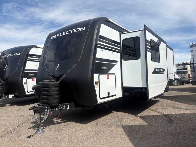 2026 Grand Design Reflection Travel Trailer 322FKTS - Image 2