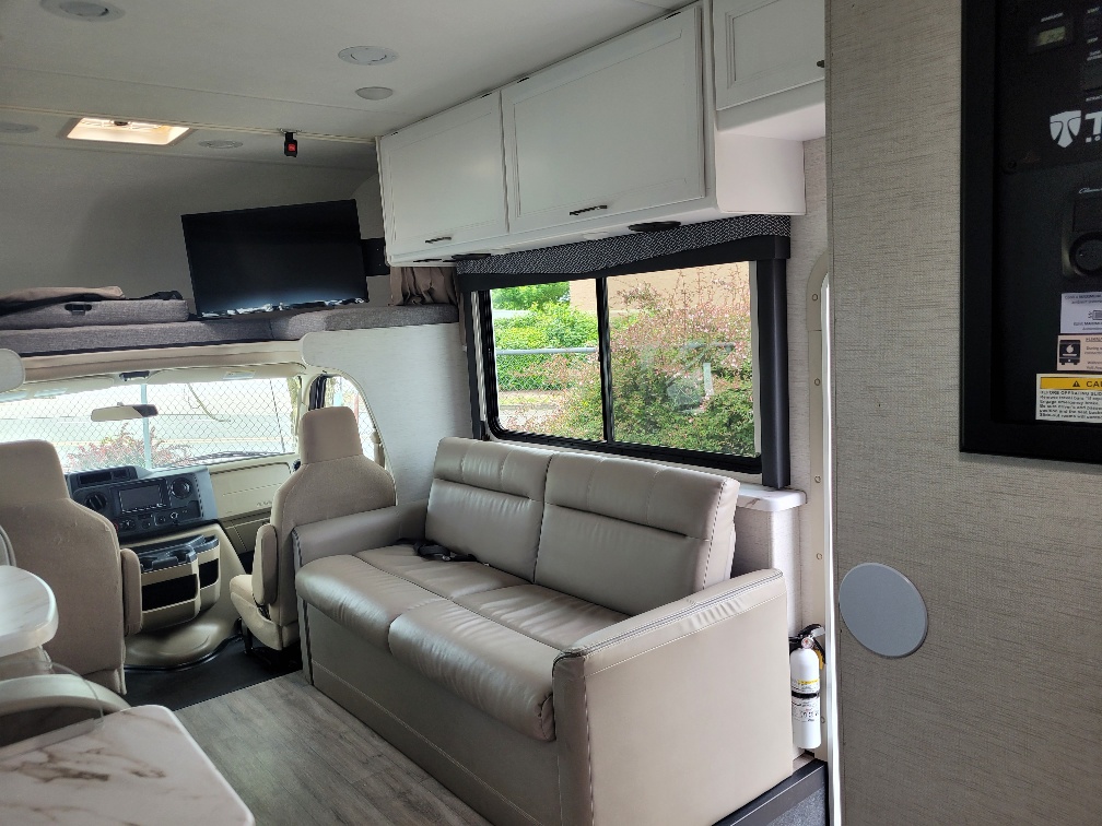 2025 Thor Motor Coach Four Winds 28Z - Image 20