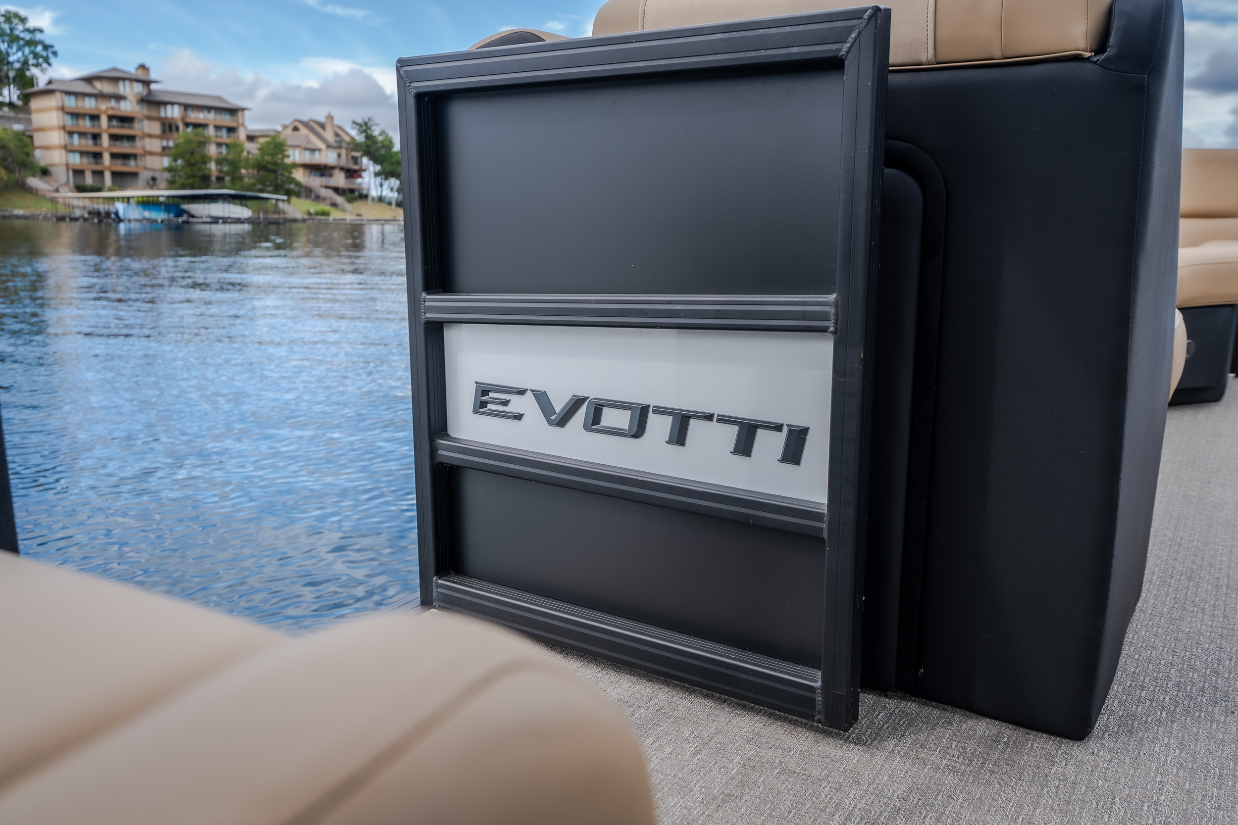 2026 Evotti 525 Quad Lounge - Image 40