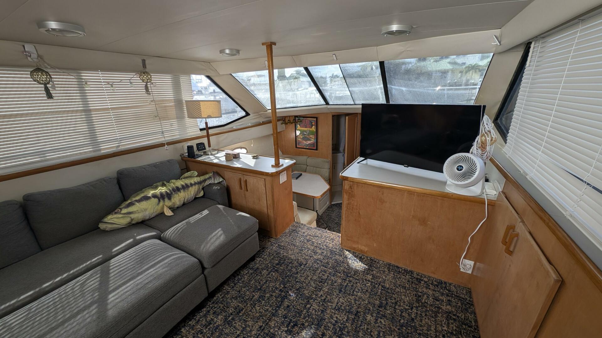 1994 Carver 370 AFT CABIN - Image 22