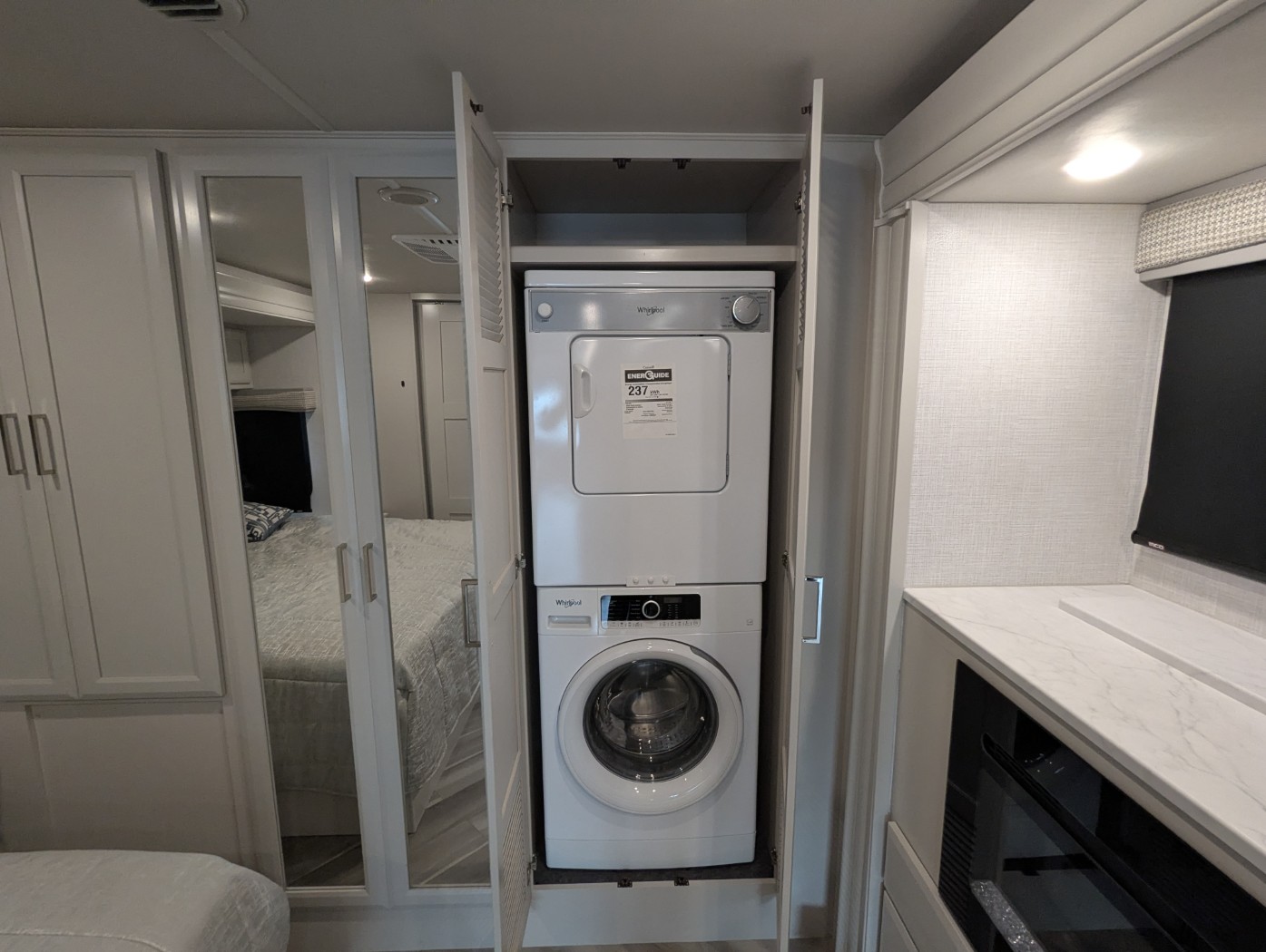 2026 Holiday Rambler Invicta 32RW - Image 30