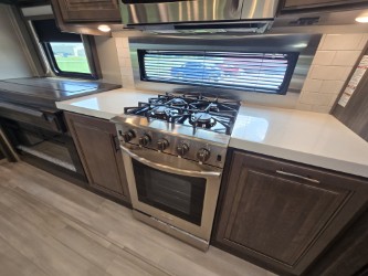 2021 GRAND DESIGN SOLITUDE 310GK - Image 19