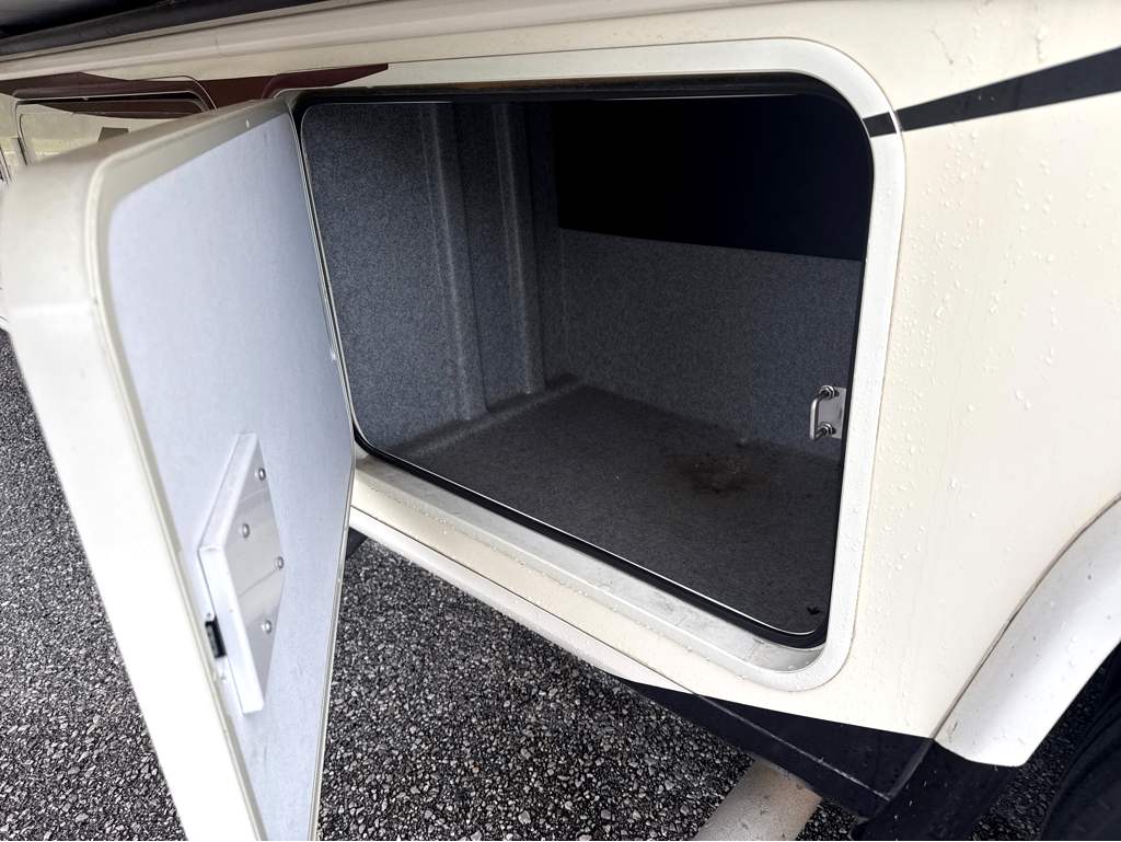 2016 FOREST RIVER GEORGETOWN 328TS - Image 9