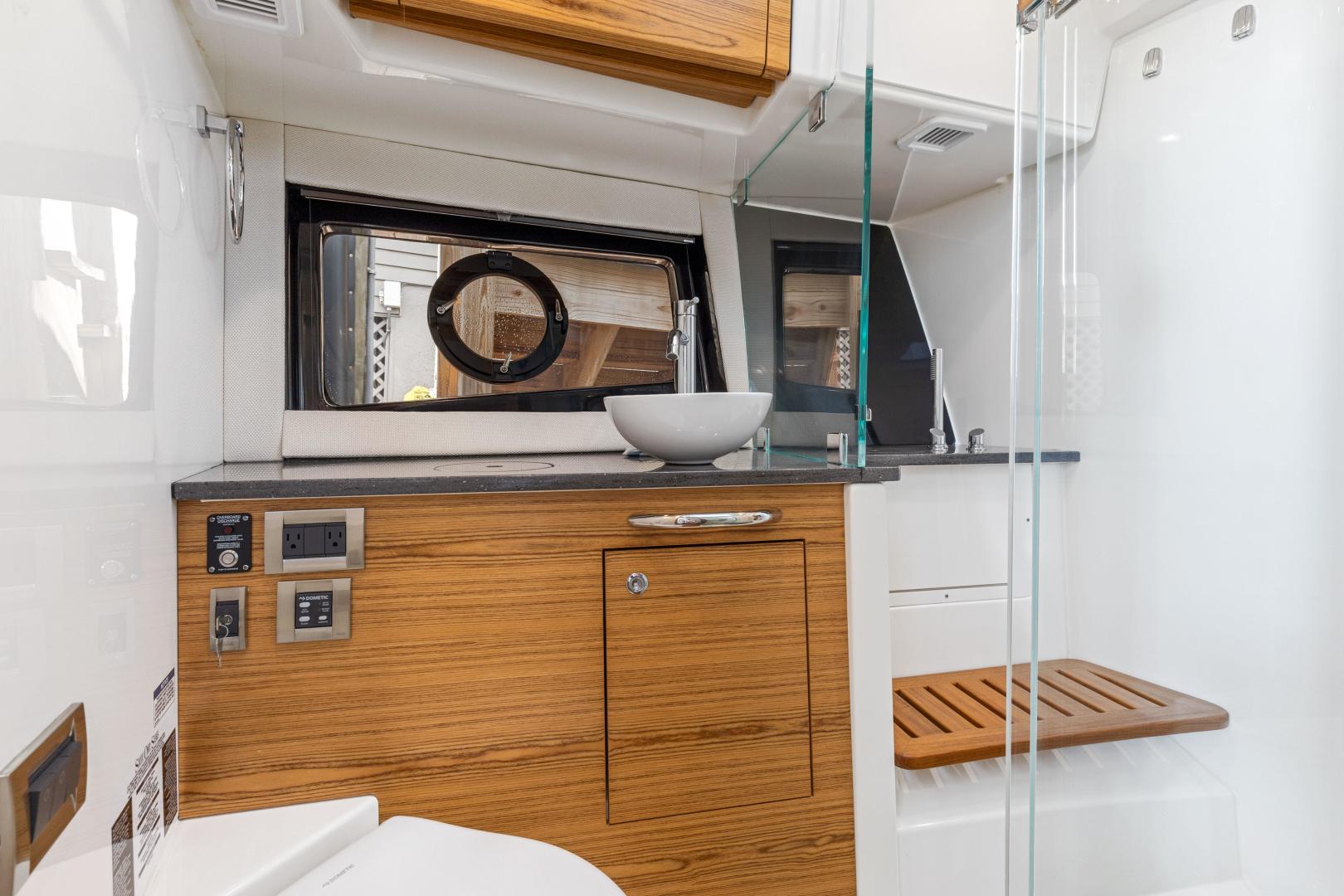 2022 Boston Whaler 405 Conquest - Image 25