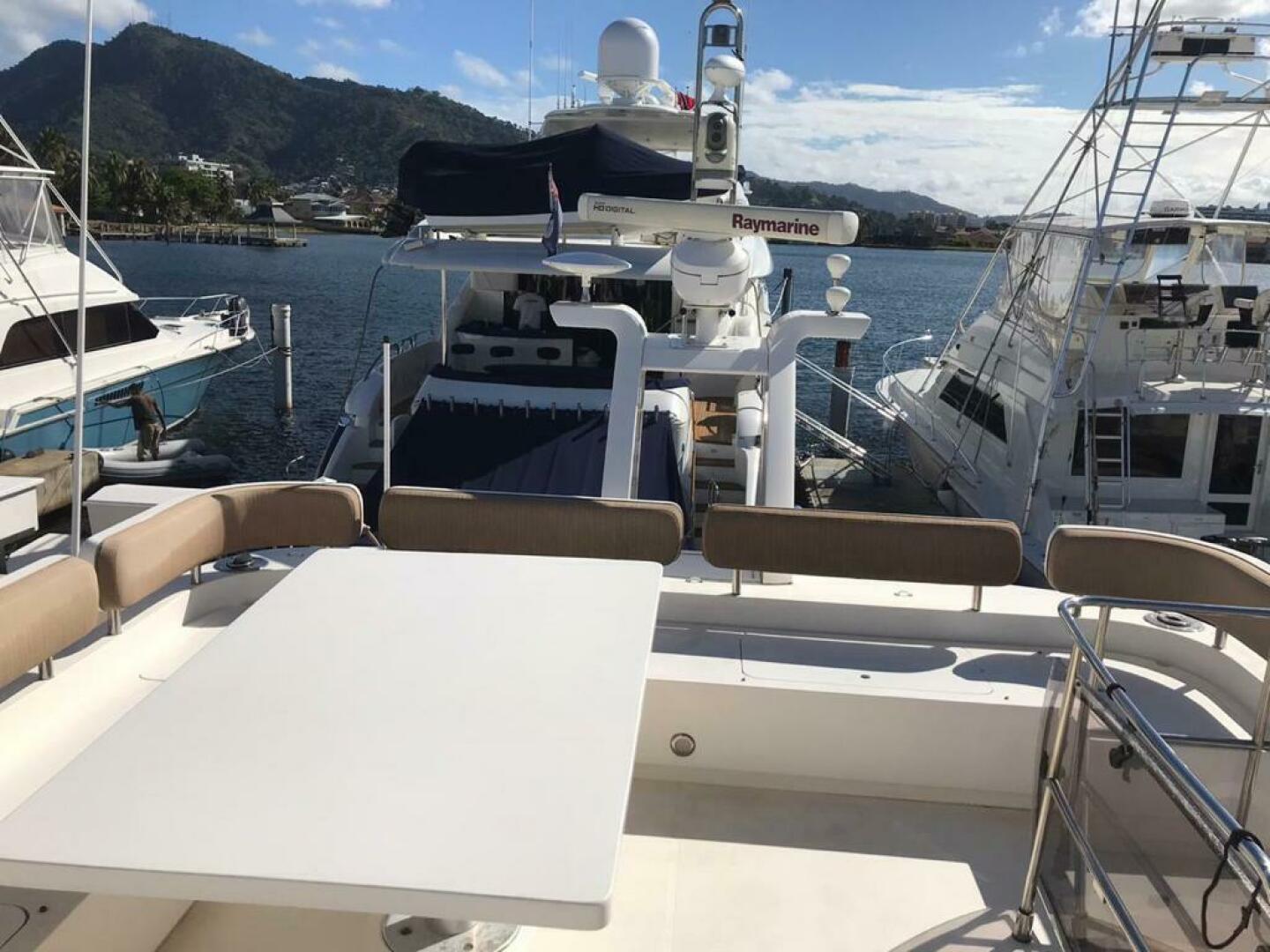 2010 Fairline Squadron 55 - Image 6