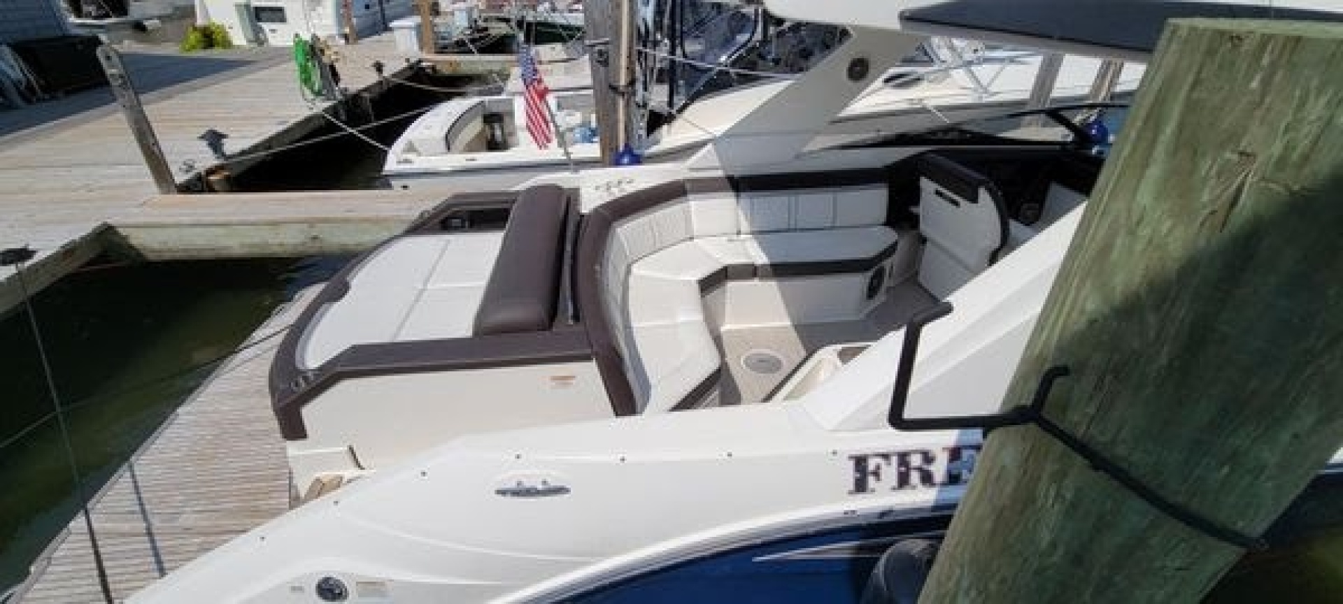 2017 Sea Ray 310 SLX - Image 7