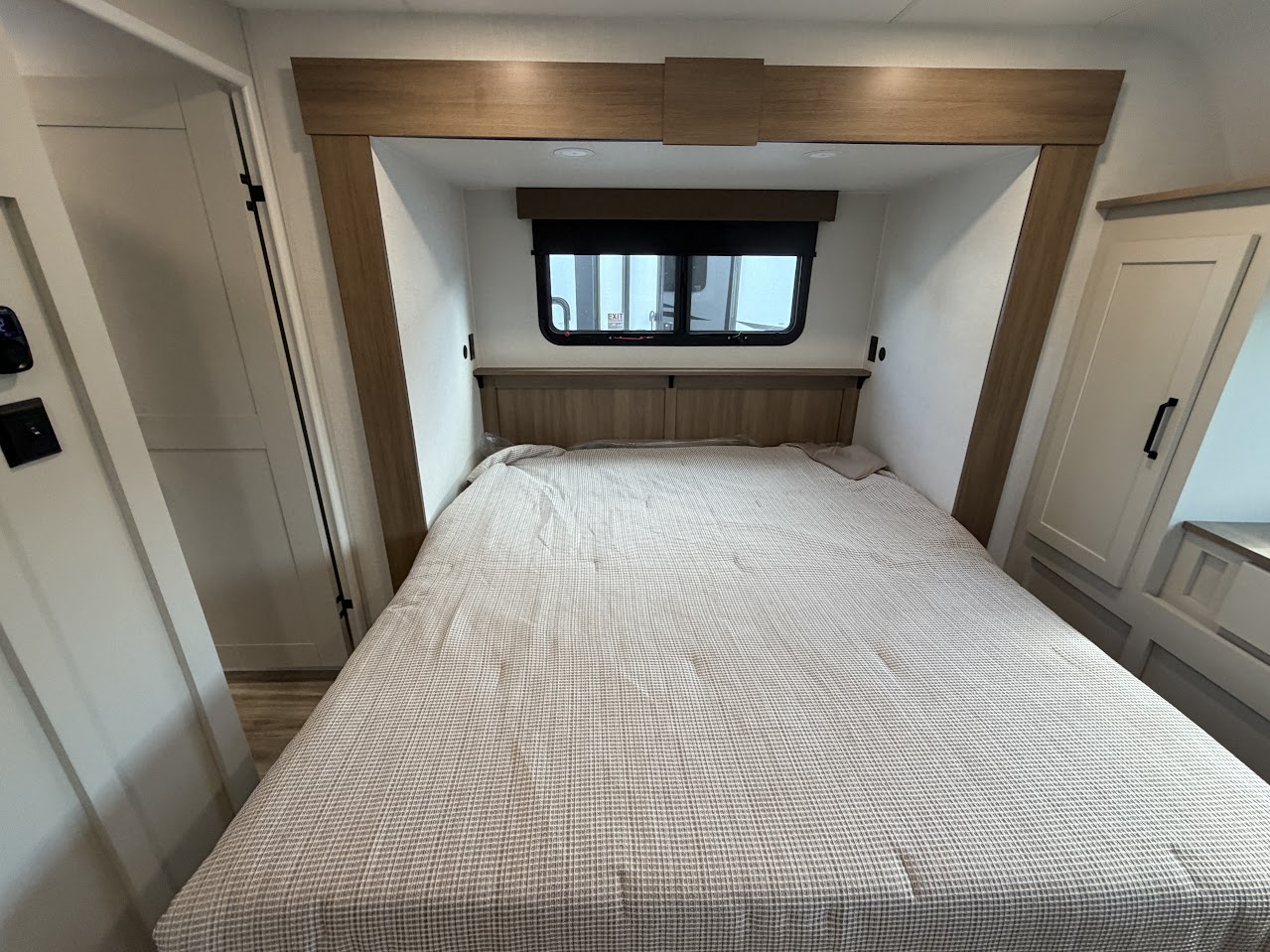 2027 VENTURE RV SPORTTREK 343VBH - Image 61