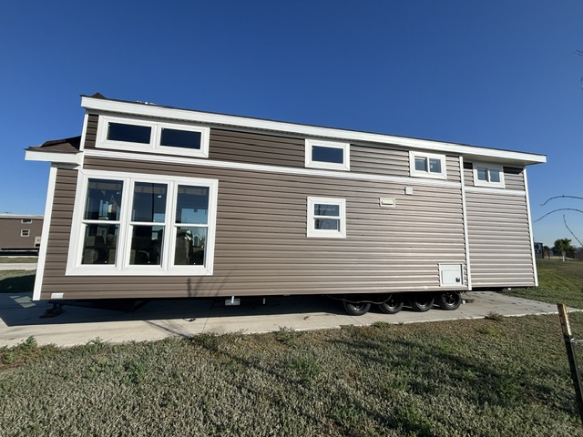2026 Kropf Island 6128 - Image 4
