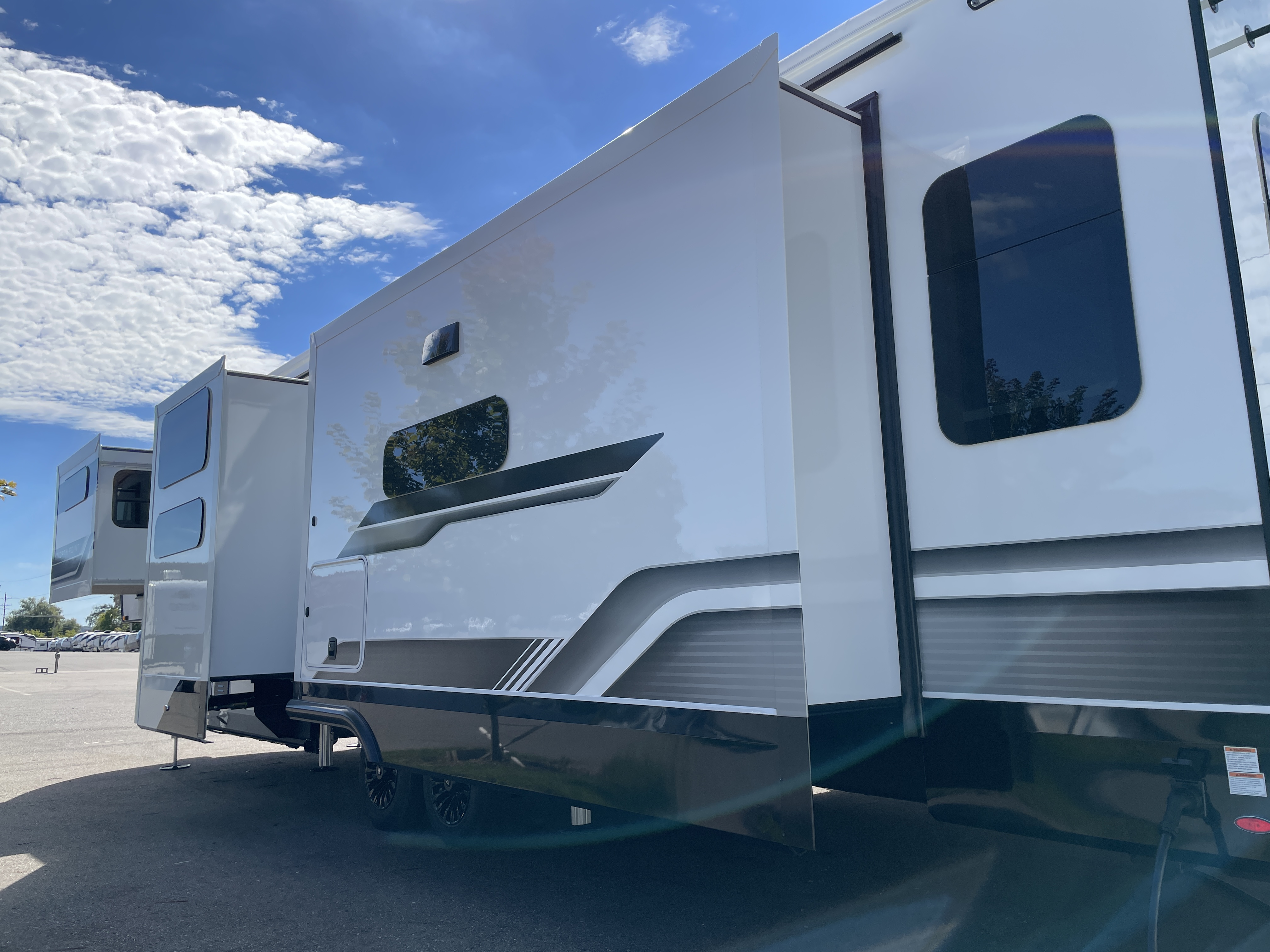 2027 Jayco North Point 361RLBH - Image 5