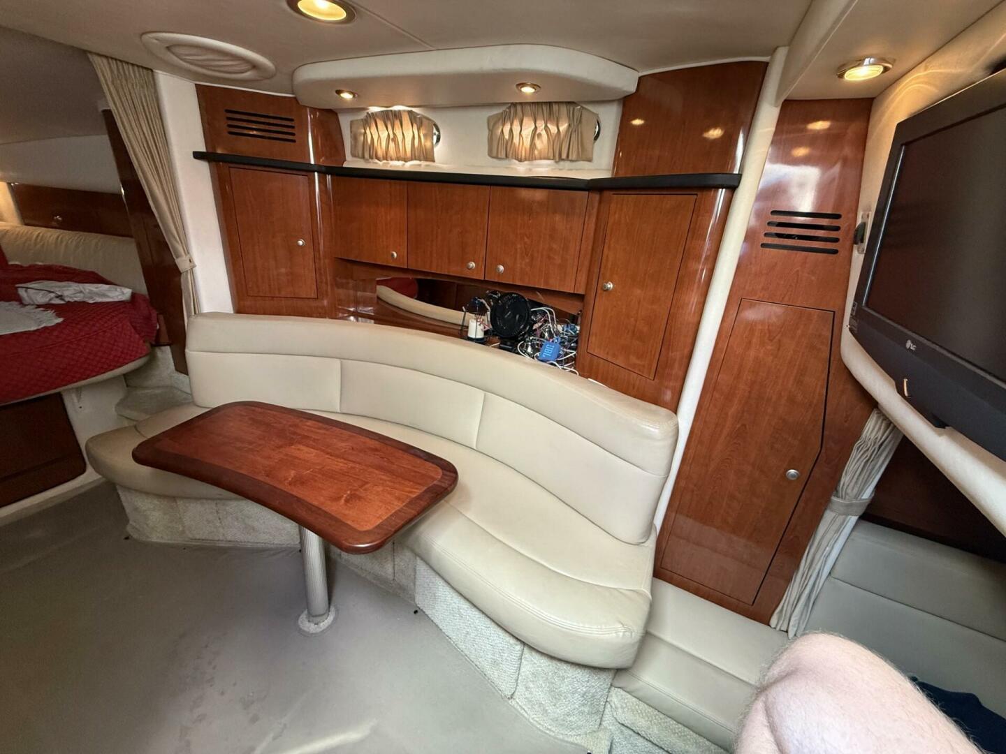2007 Sea Ray 320 Sundancer - Image 15