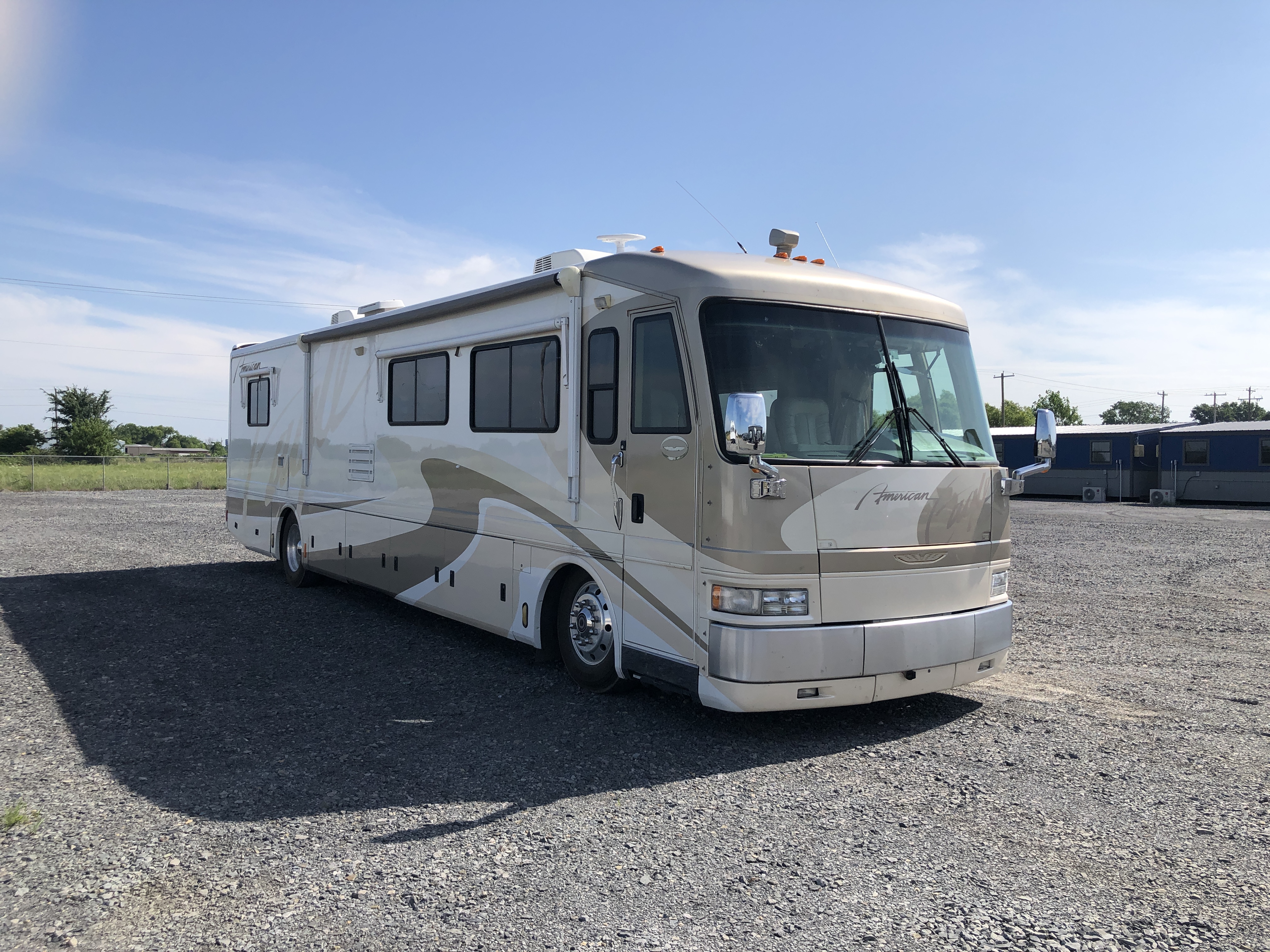 1999 Fleetwood American Eagle 40EVS - Image 1