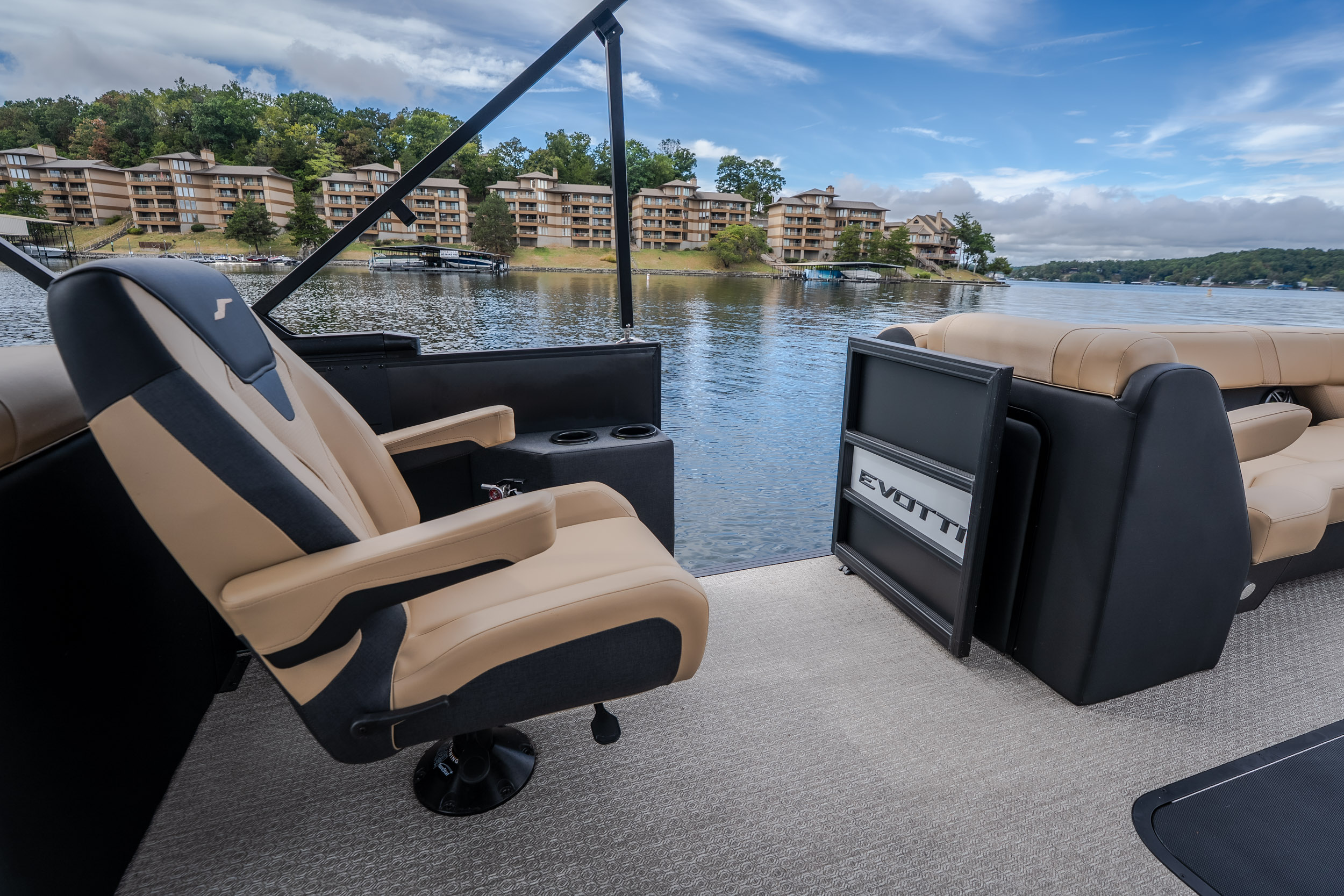 2026 Evotti 525 Quad Lounge - Image 39