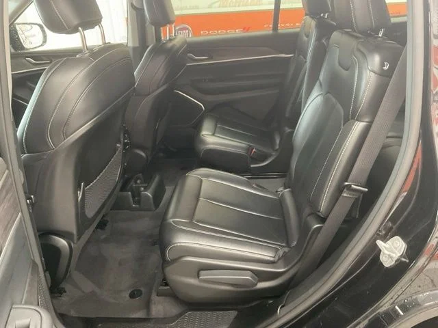 2022 Jeep Grand-Cherokee-L Laredo Altitude 4x4 - Image 21