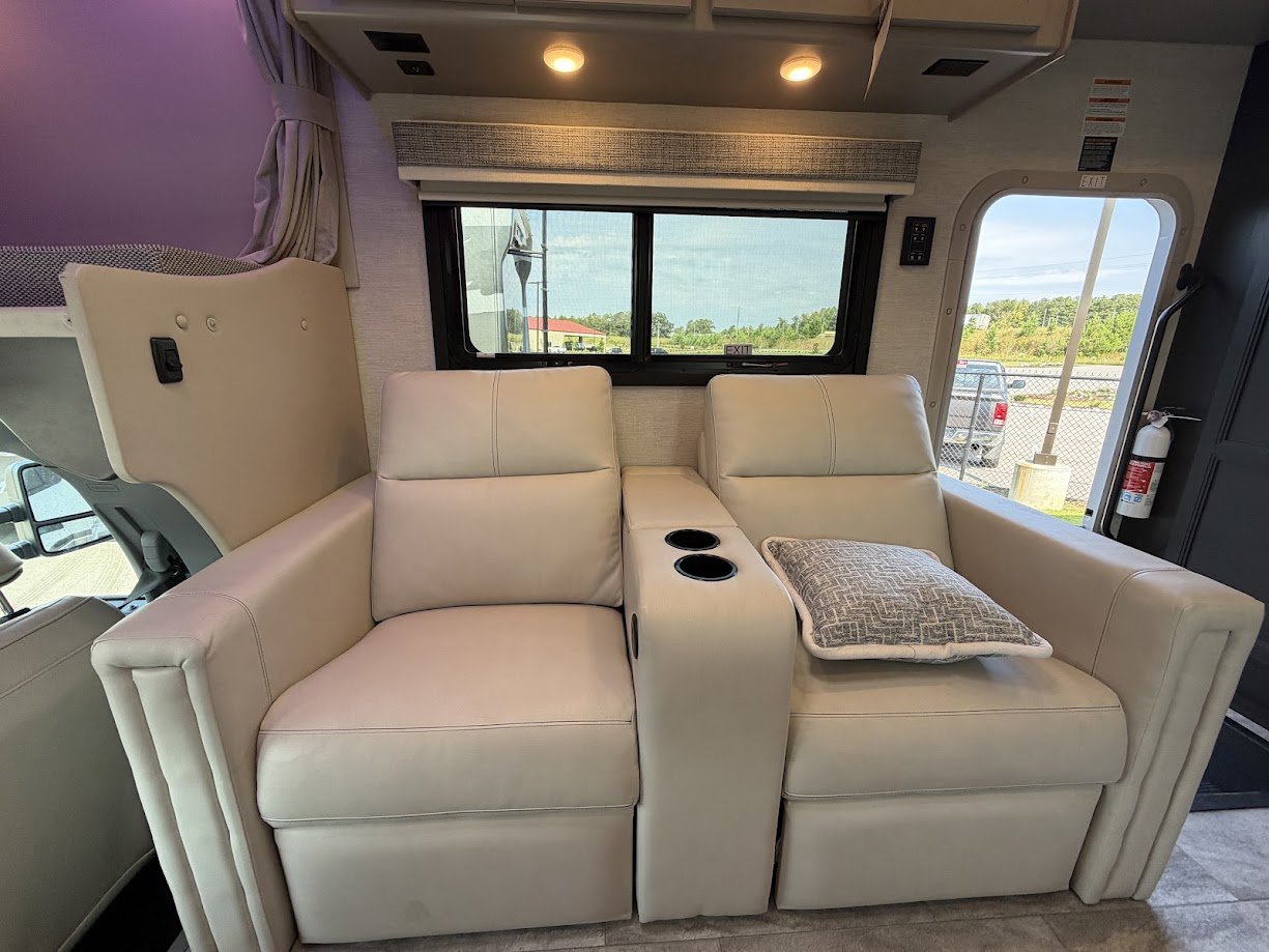 2026 THOR MOTOR COACH MAGNITUDE GRAND X32 - Image 20