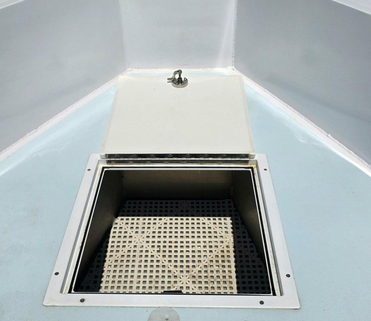 2012 Contender Custom 33 Center Console - Image 8