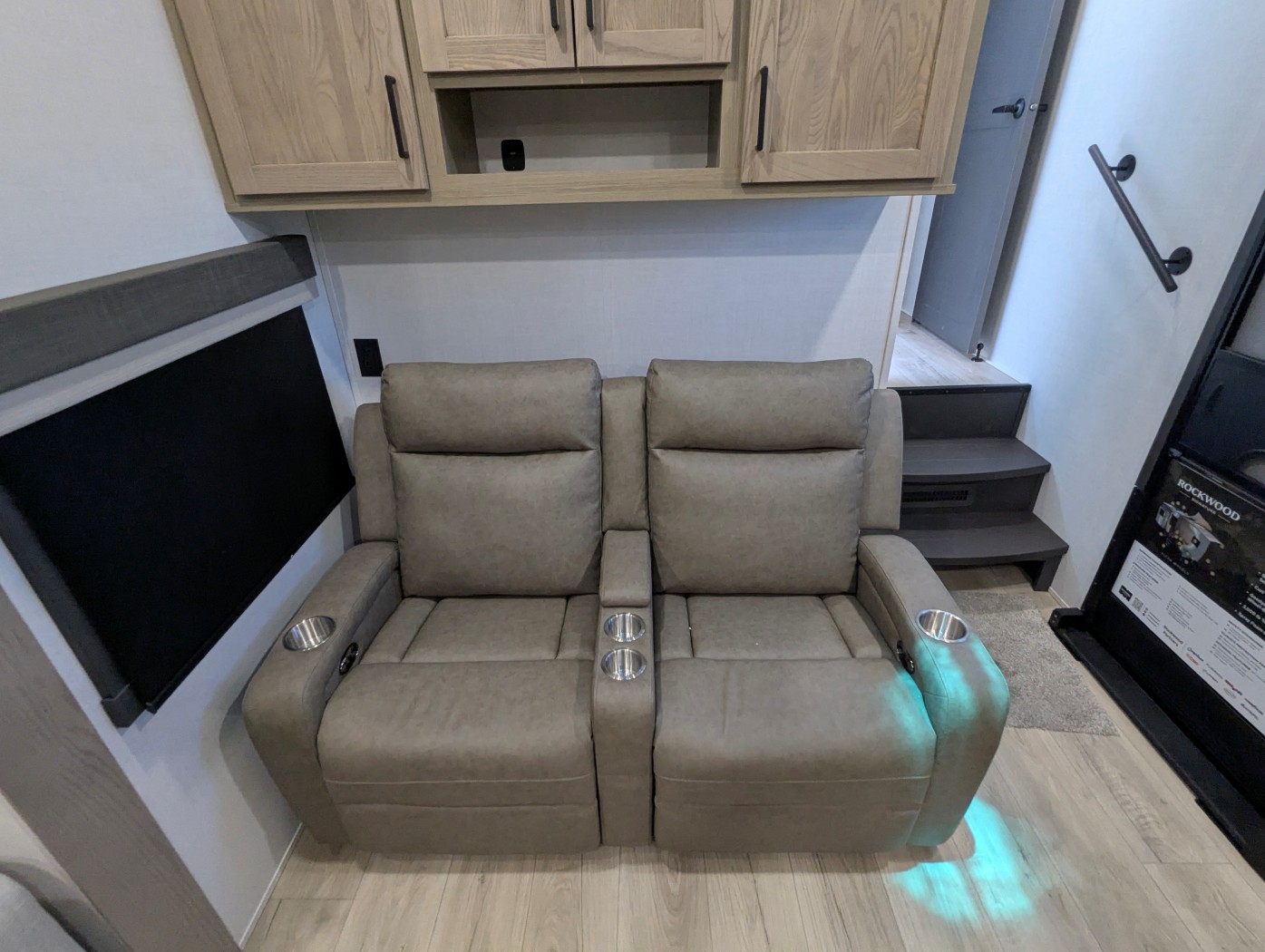 2026 Forest River Rockwood Signature R371RK - Image 27