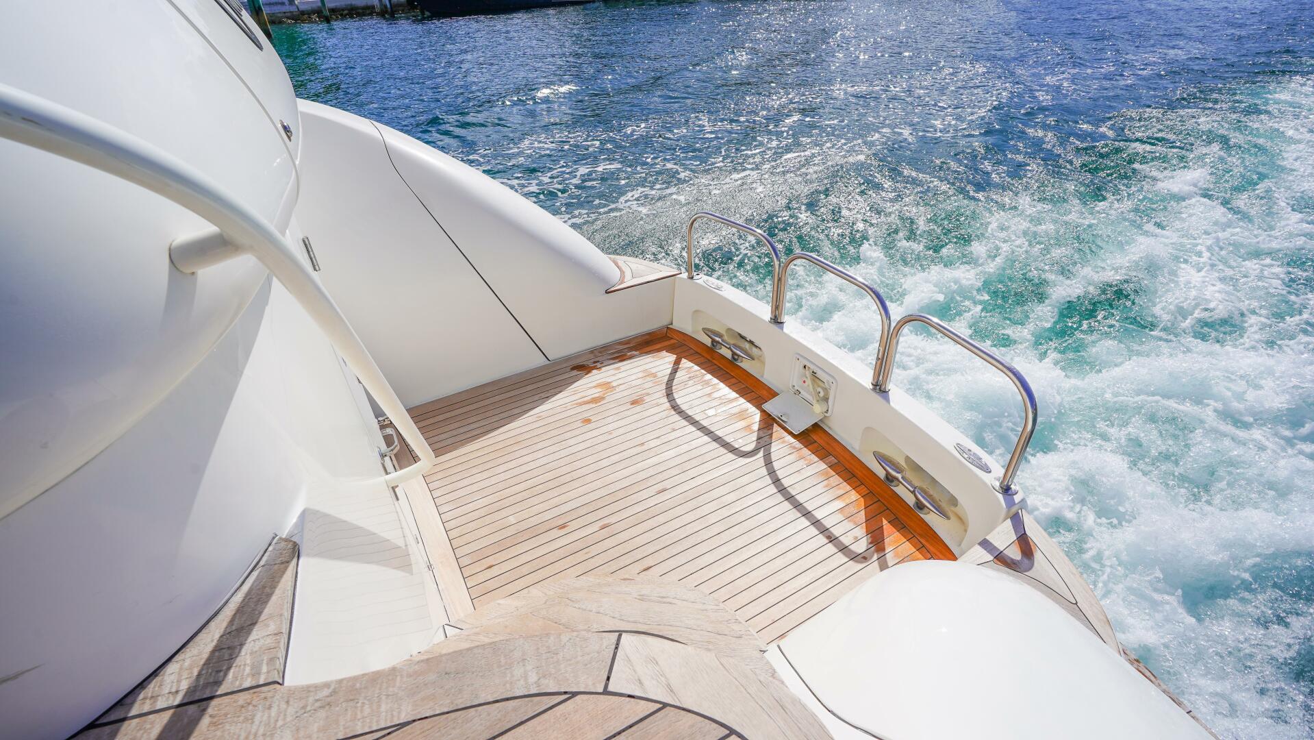 2004 Lazzara Yachts 80 SL - Image 9