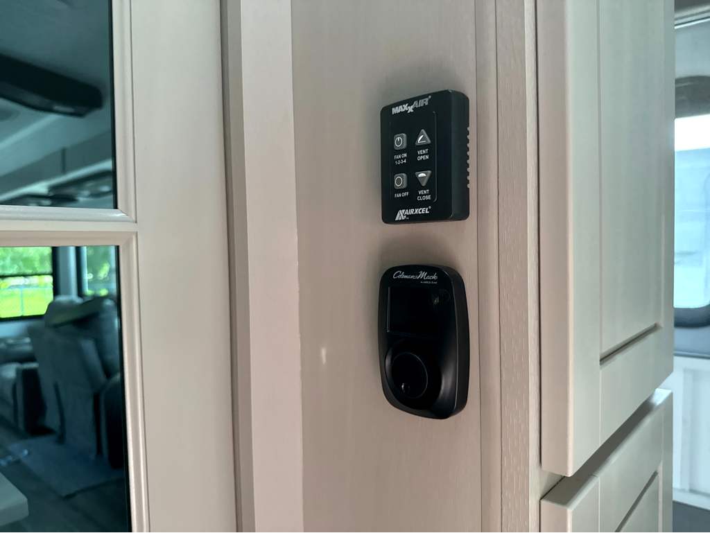 2027 JAYCO NORTH POINT 381CKRE - Image 12