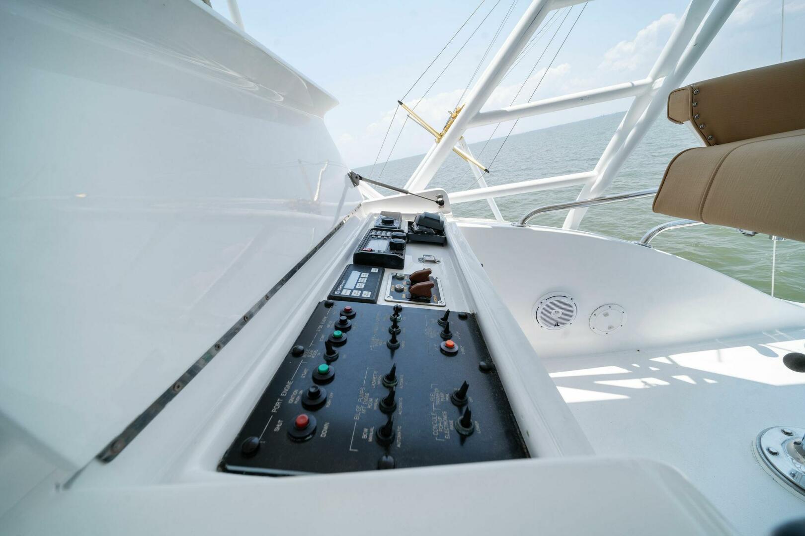2003 Hatteras 54 Convertible - Image 54