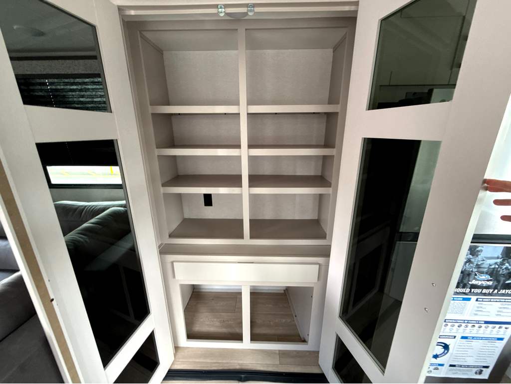 2027 JAYCO JAY FLIGHT BUNGALOW 404LOFT - Image 15