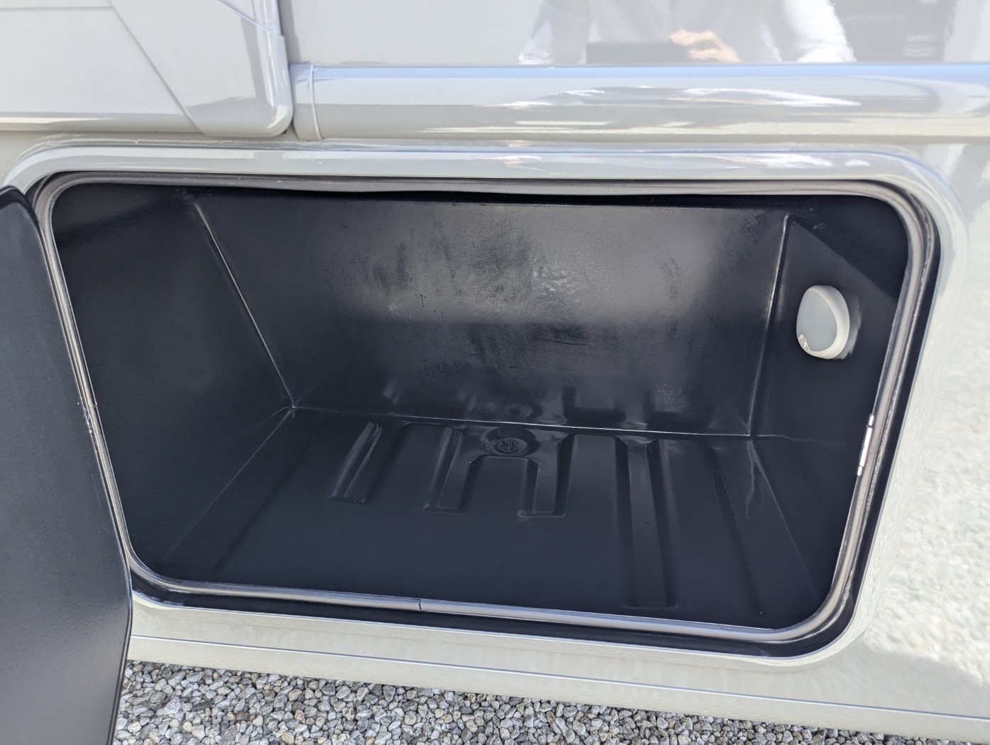 2027 Thor Motor Coach Omni X32 - Image 12