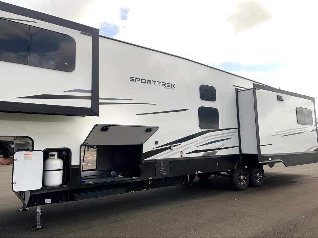 2026 VENTURE RV SPORTTREK 363VFR - Image 4