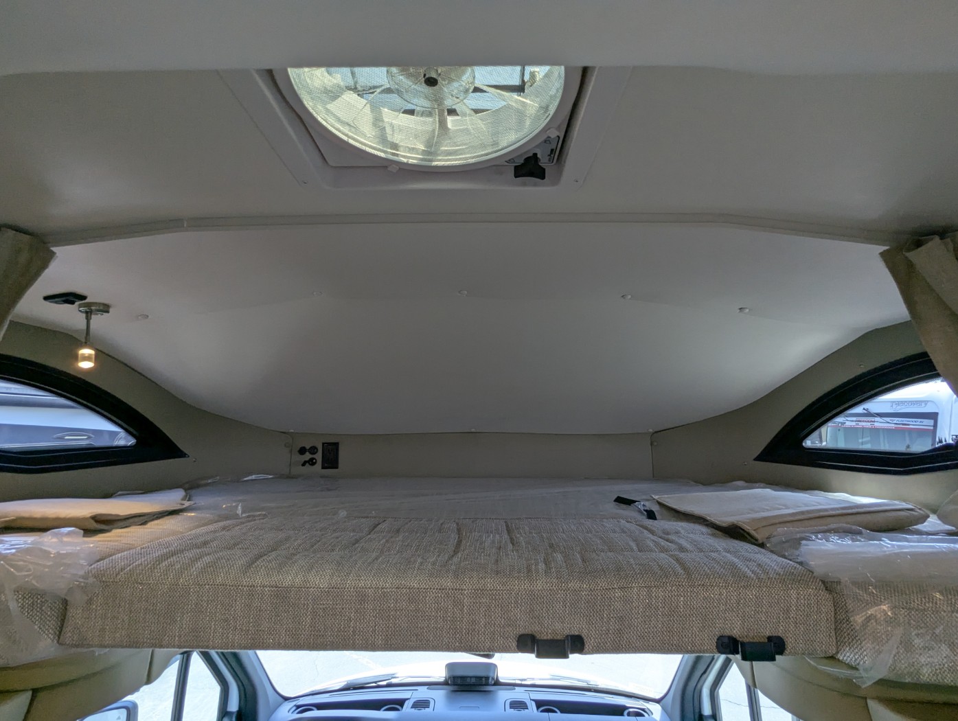 2027 Winnebago View 24R - Image 8
