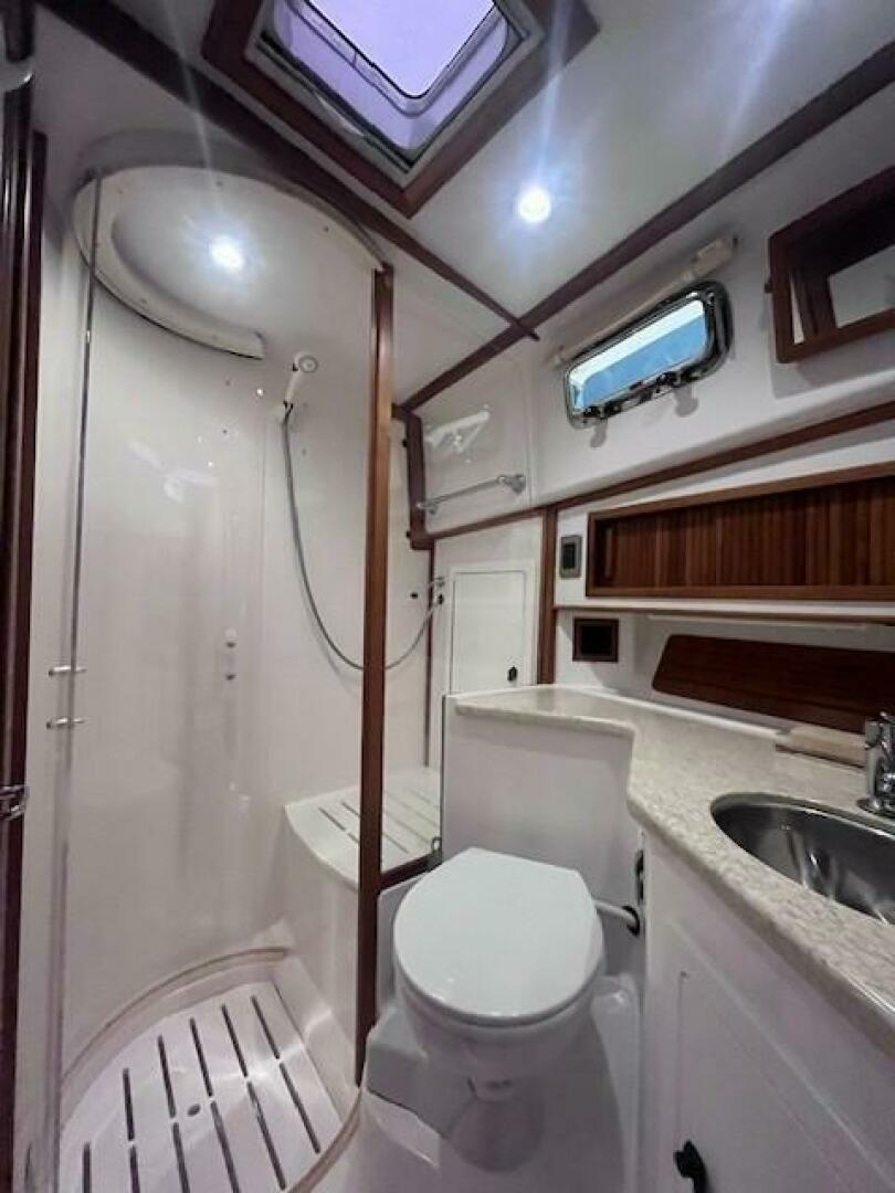 2011 Sabre 40 Sedan - Image 34