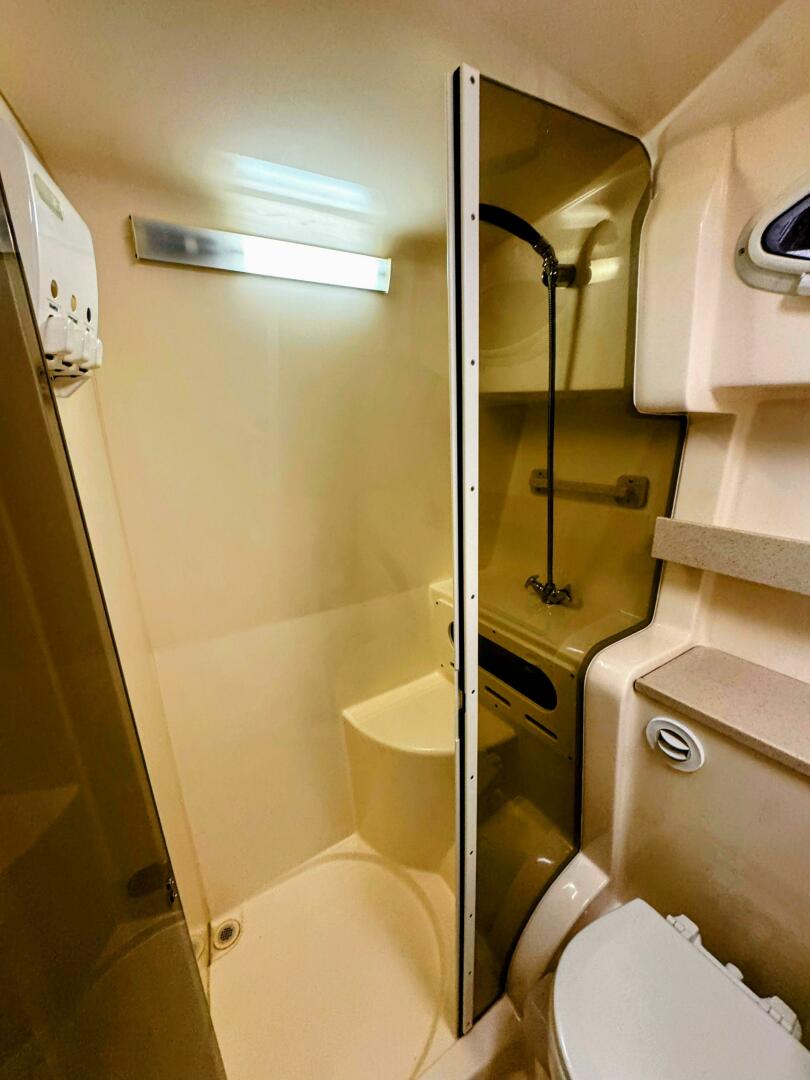 2002 Rinker 342 Fiesta Vee - Image 29
