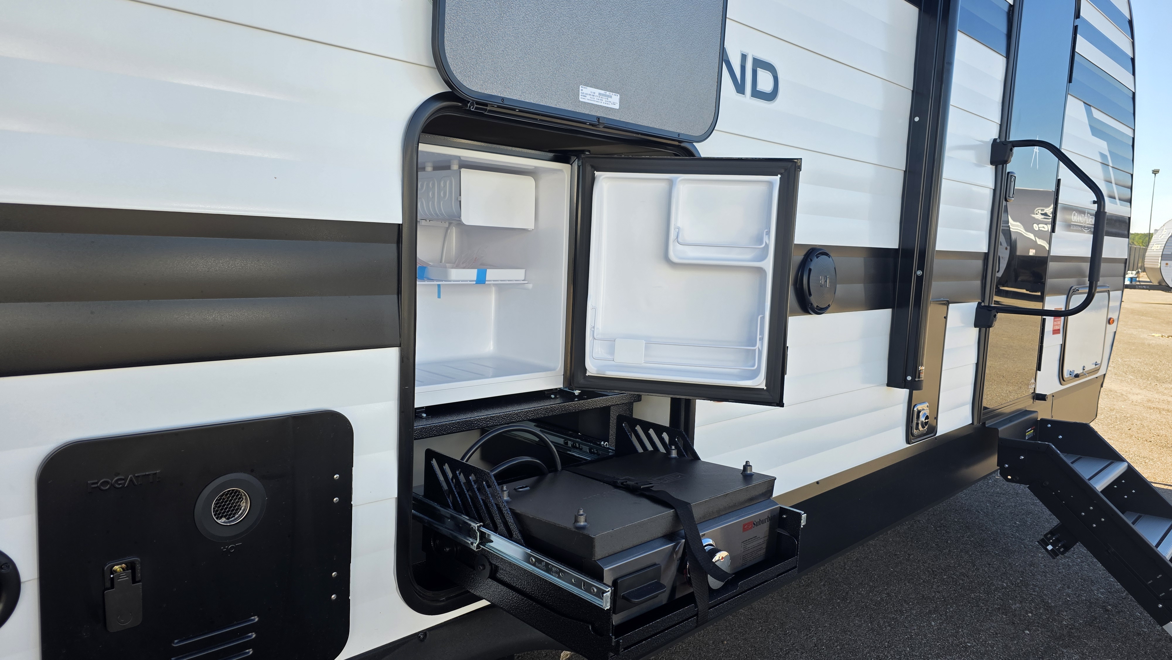 2027 GRAND DESIGN TRANSCEND 245RLT - Image 7
