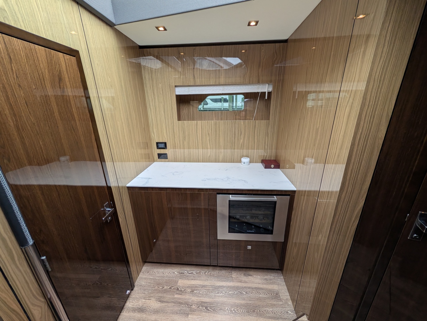 2022 Cruisers Yachts 54 Cantius - Image 40